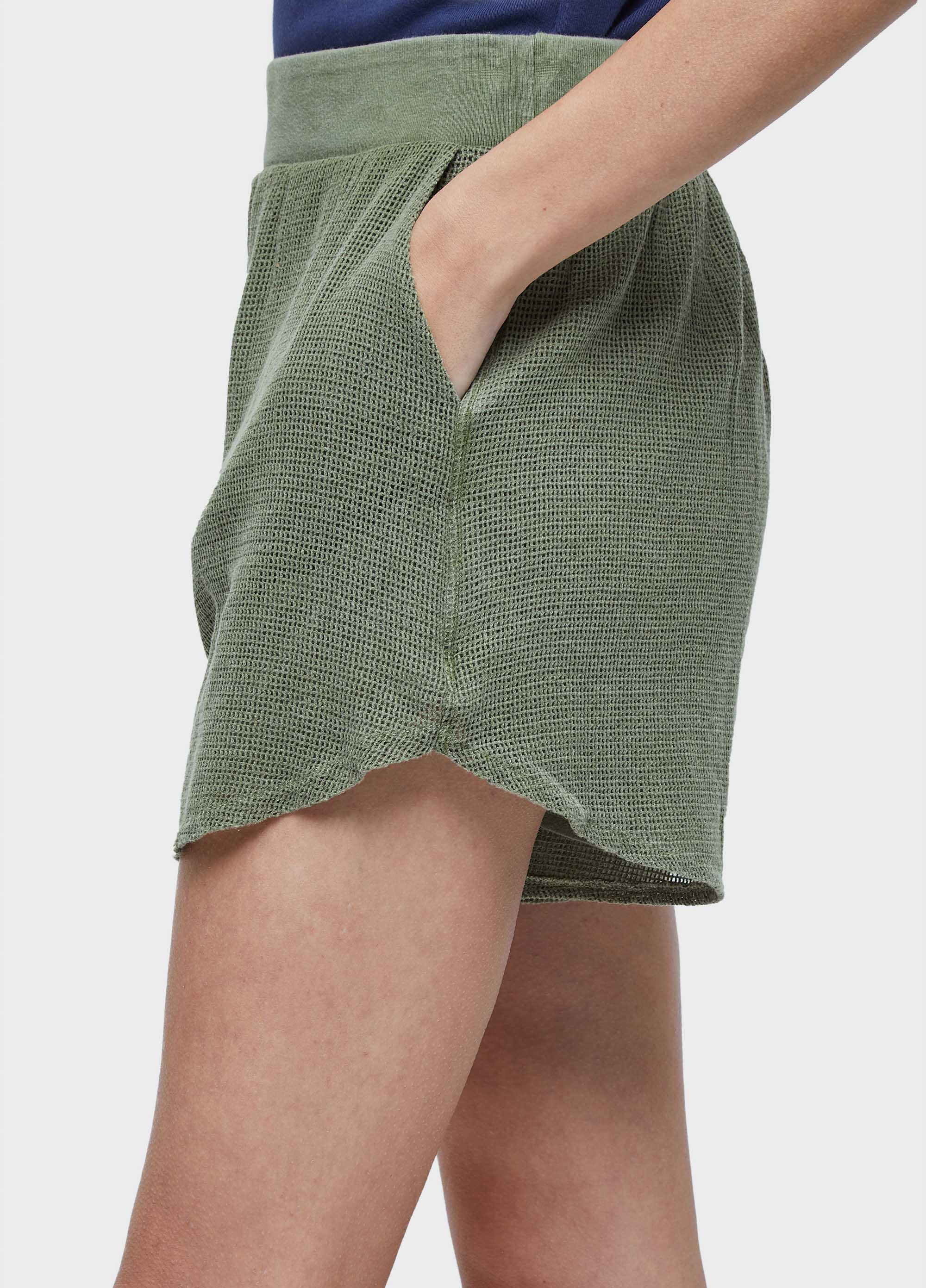 Short asadelta tela