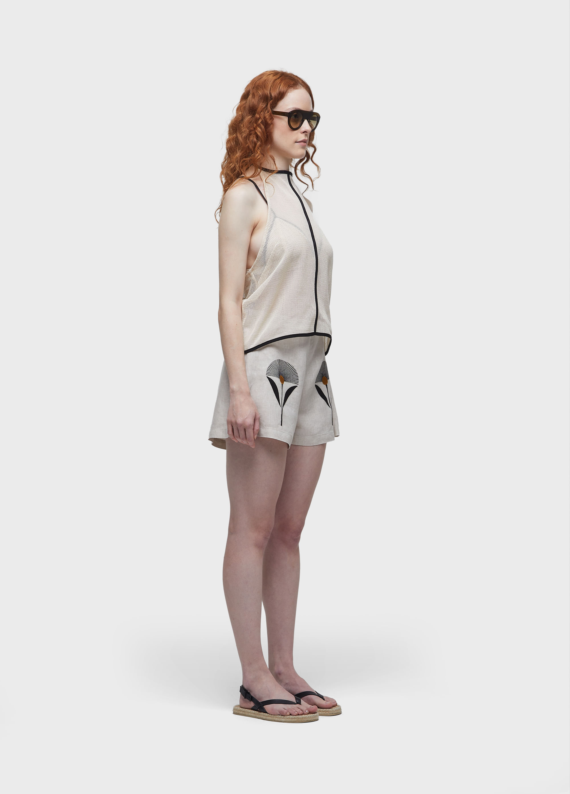 Short bordado sunflower