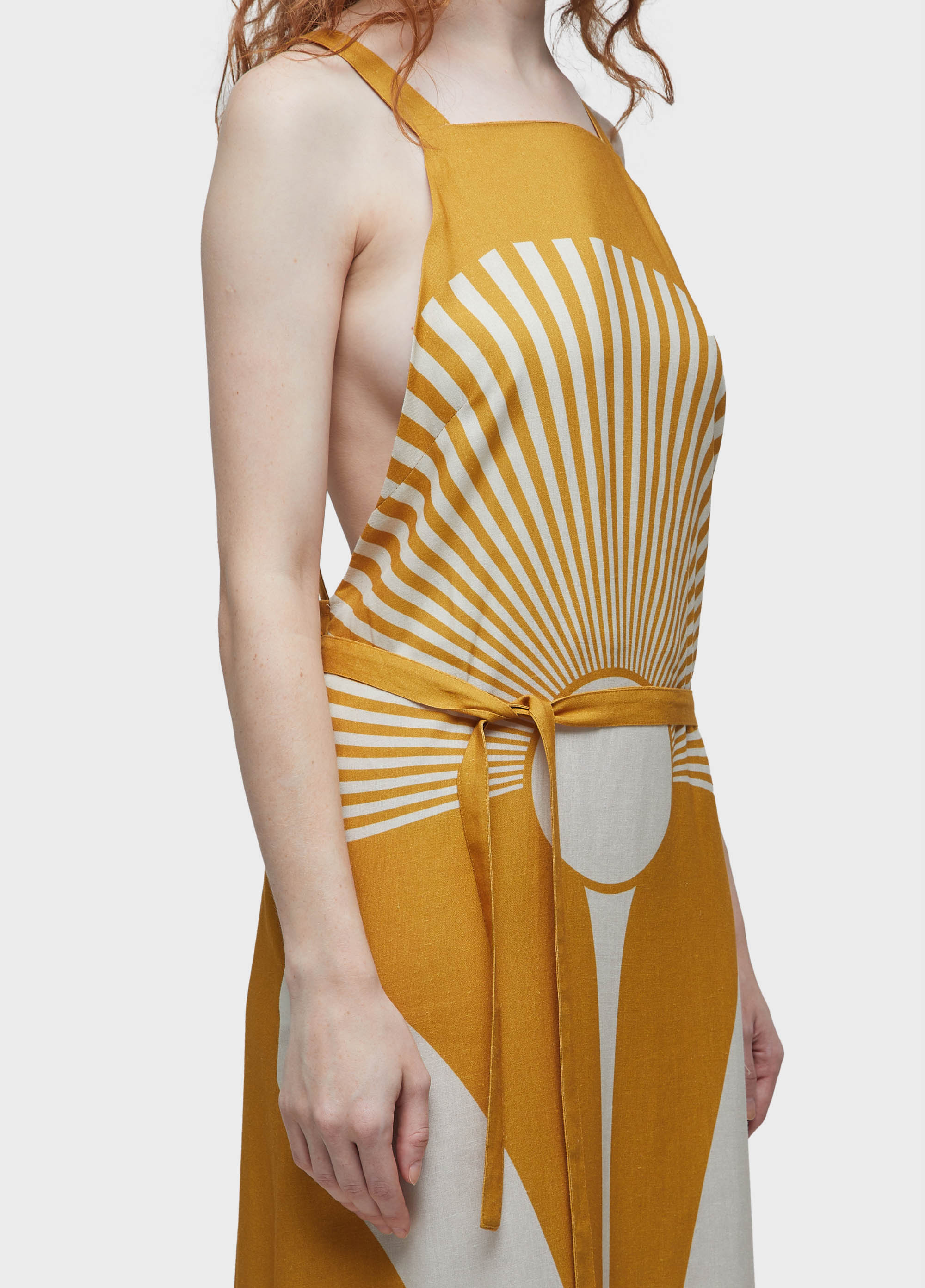 Vestido avental sunflower