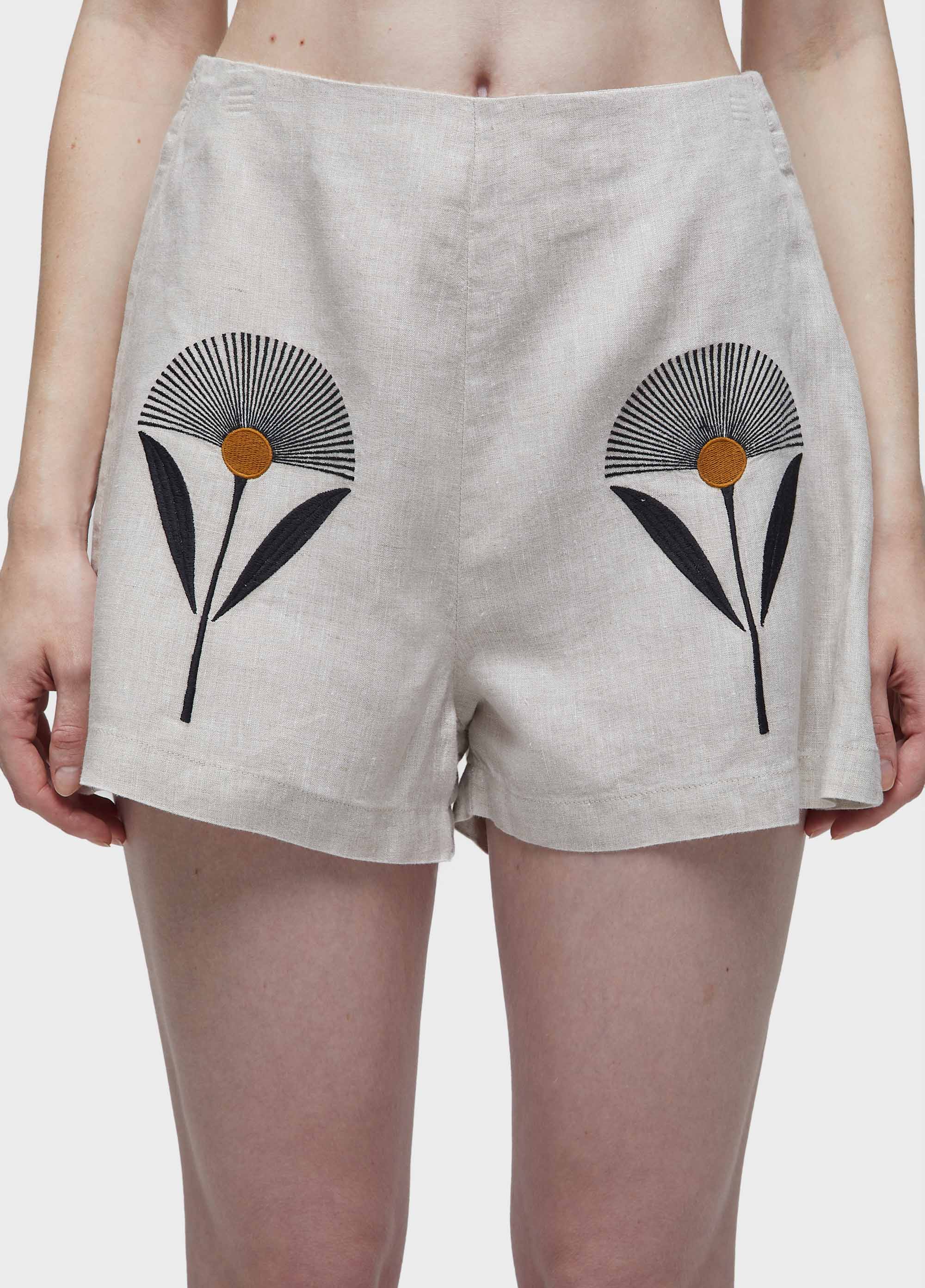 Short bordado sunflower