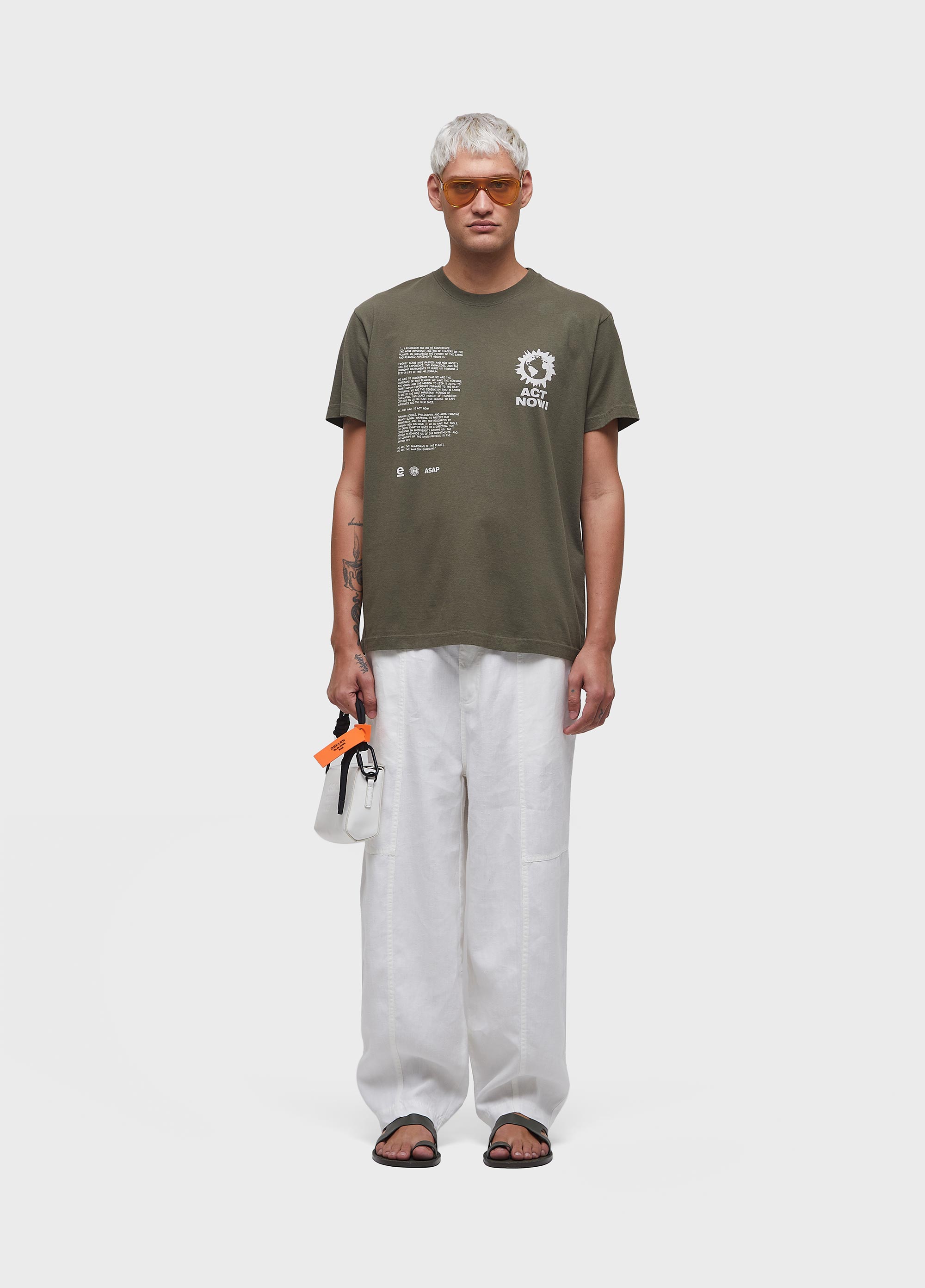 T-shirt vintage act now forest