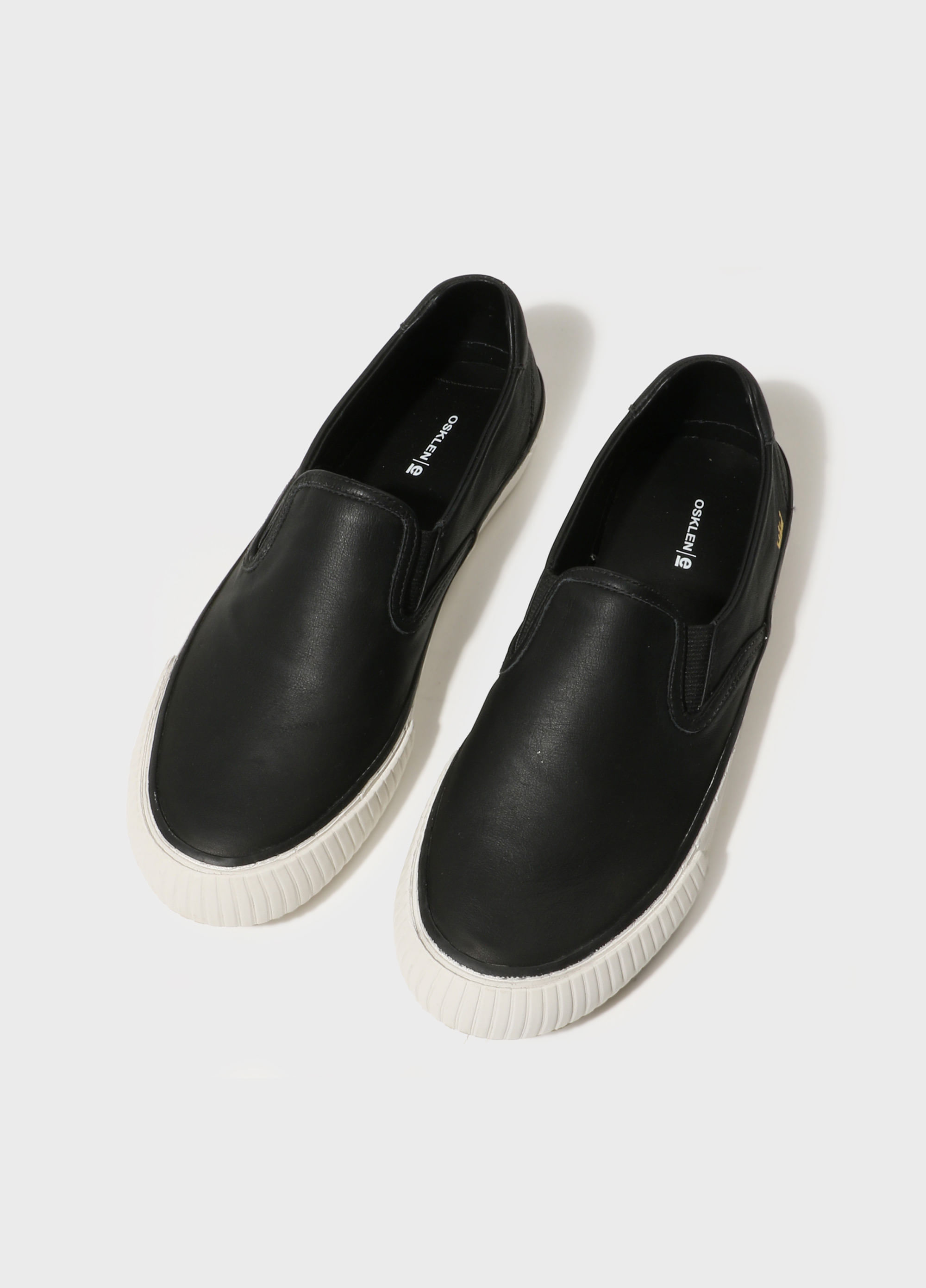 Tênis canvas slip on couro