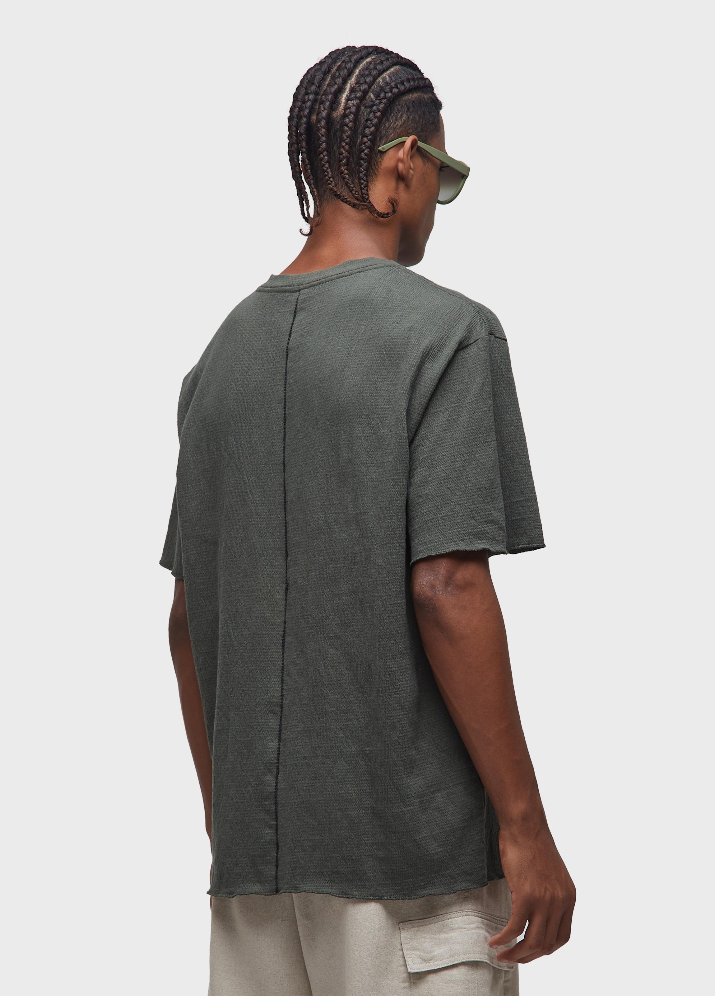 T-shirt over yogue