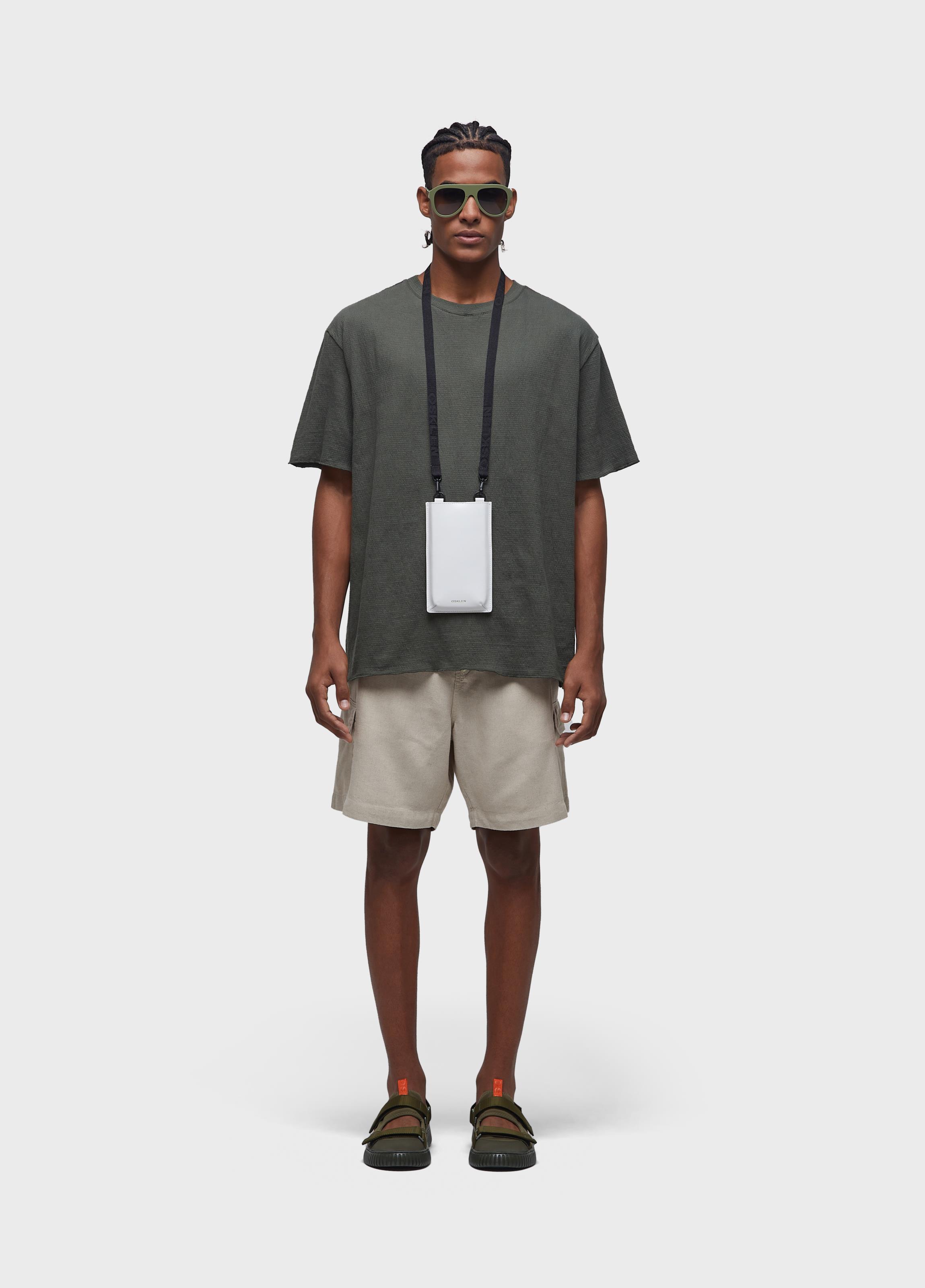 T-shirt over yogue