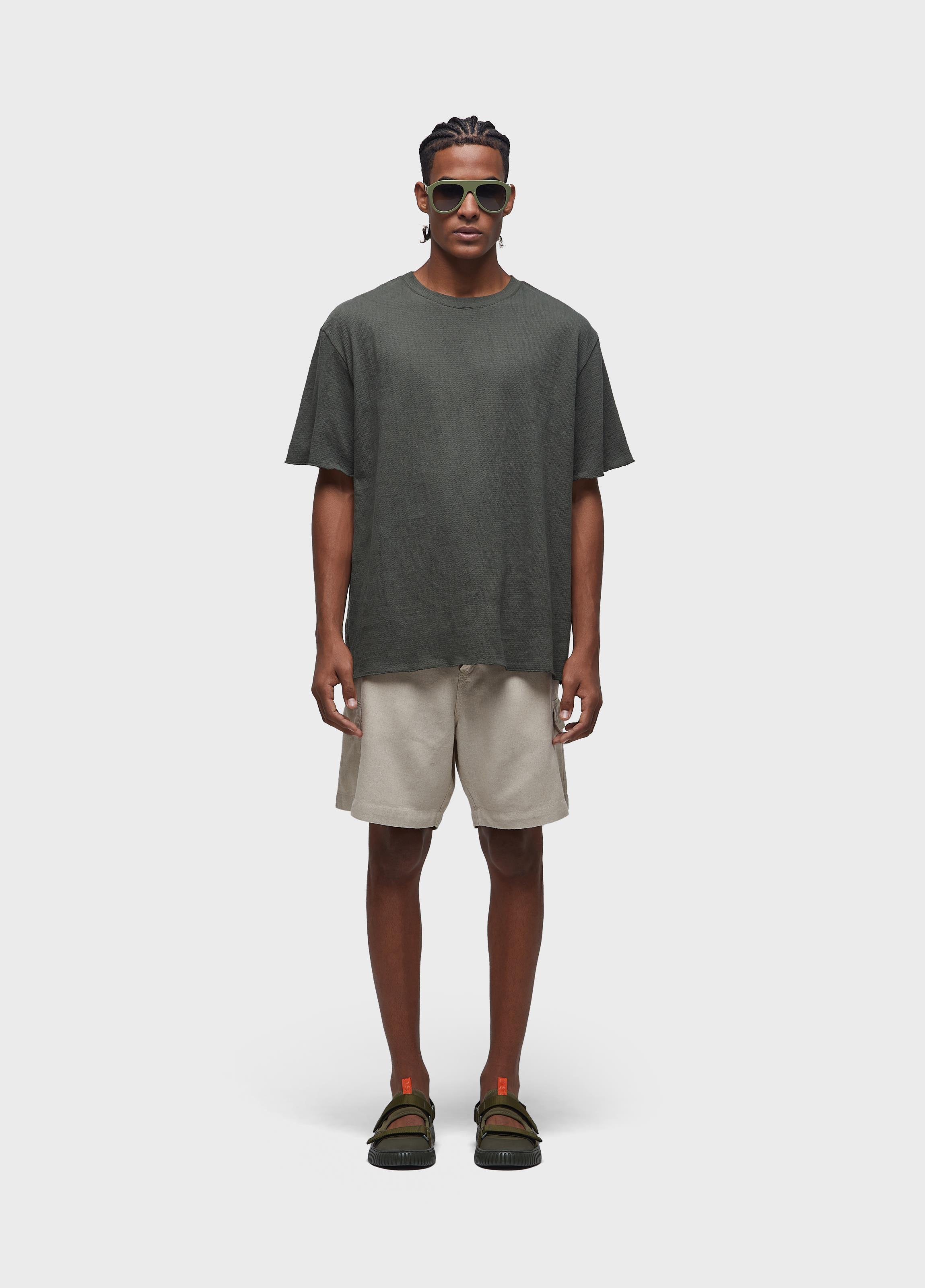 T-shirt over yogue