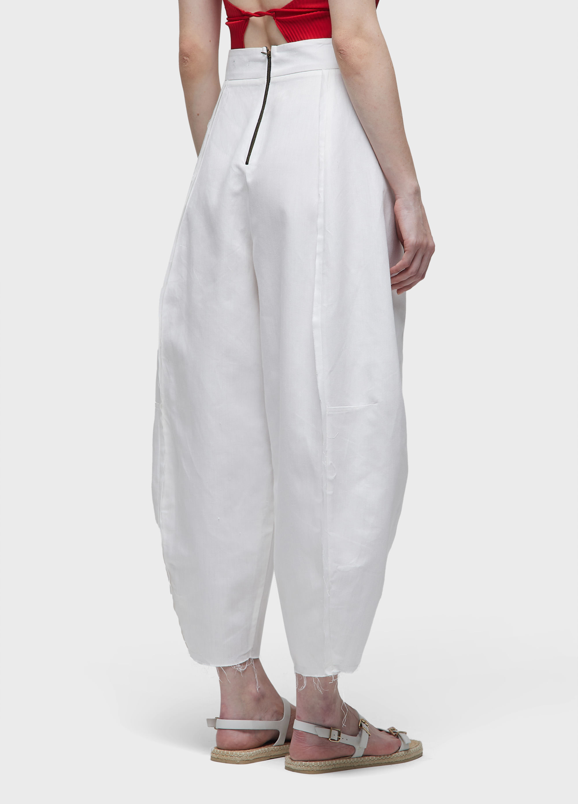 Calça baloon desfiada