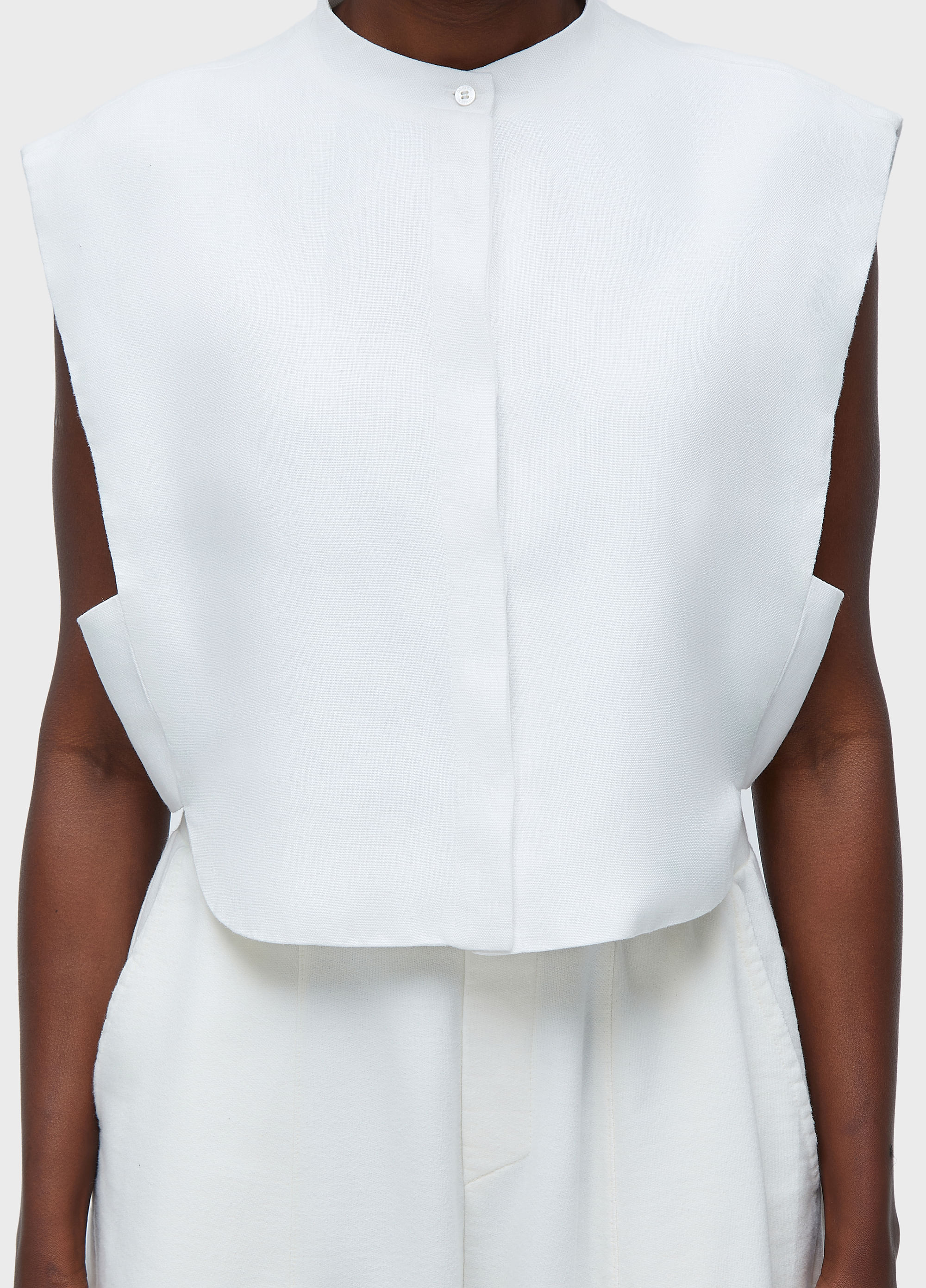 Blusa smoking sleeveless linen