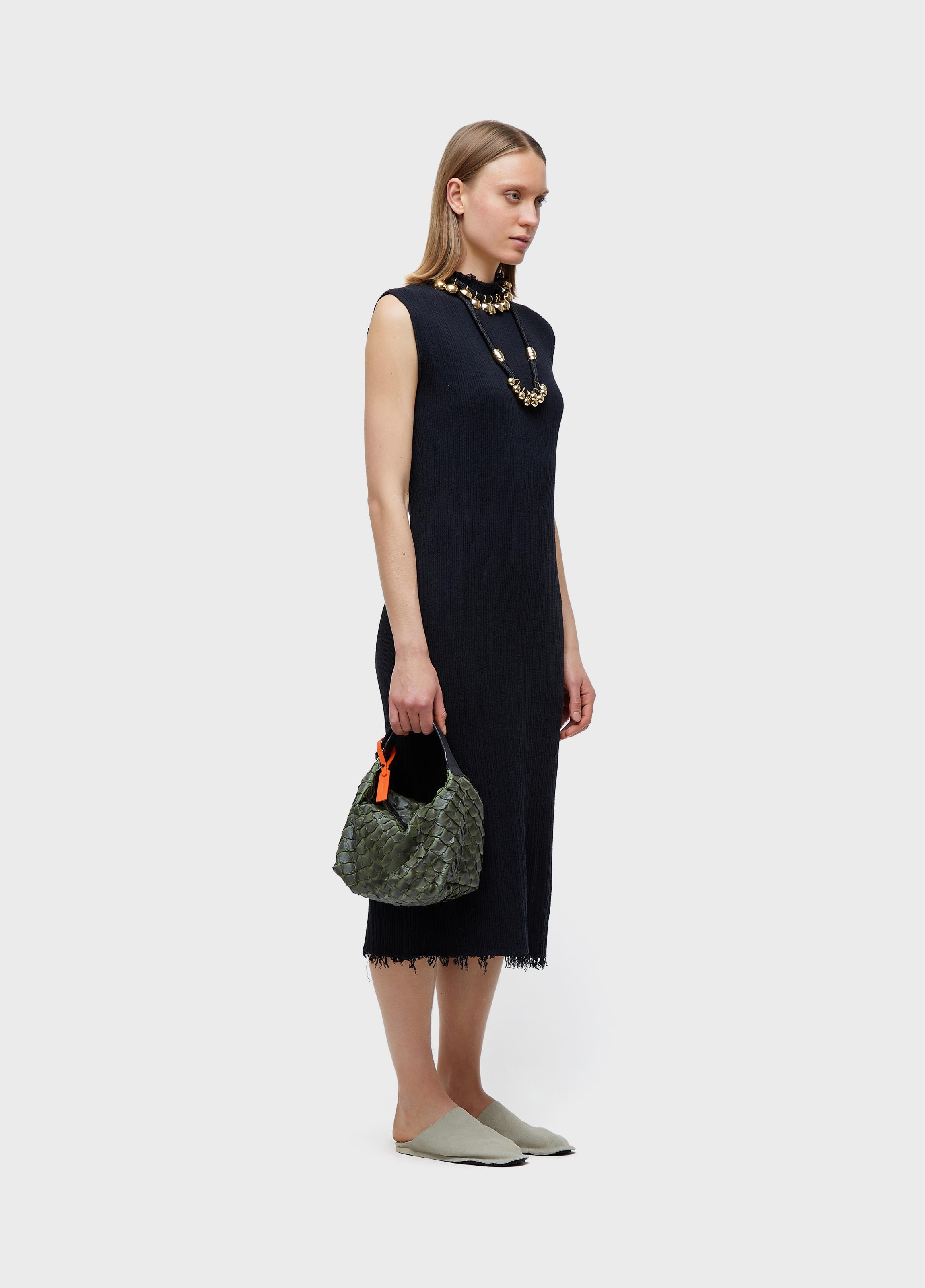 Vestido gola alta frayed