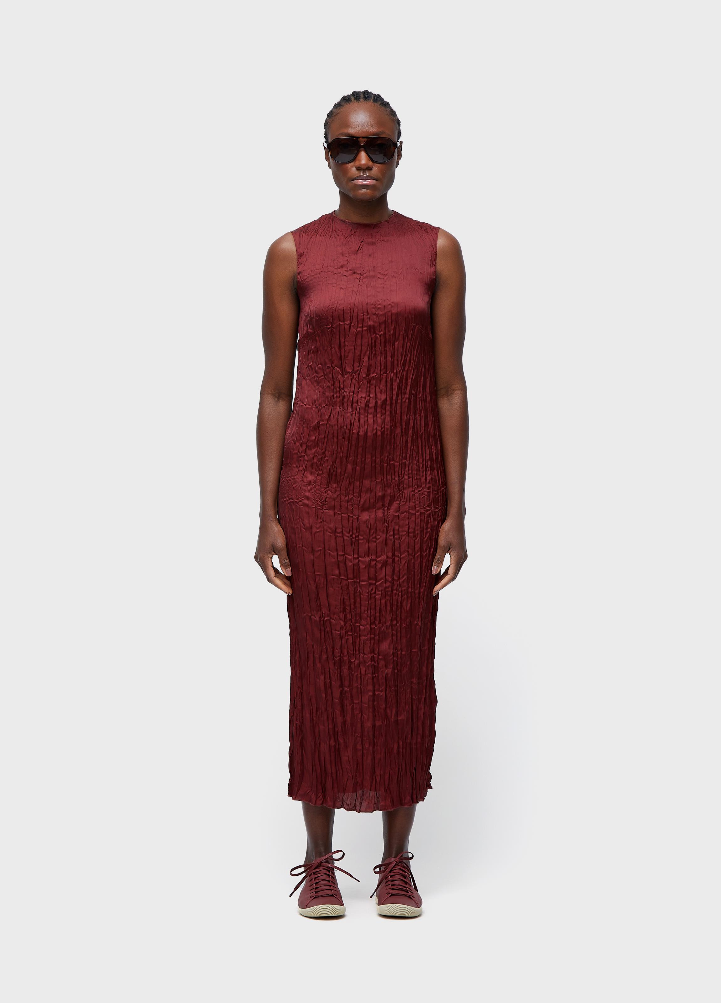 Vestido sleeveless wrinkled satin double