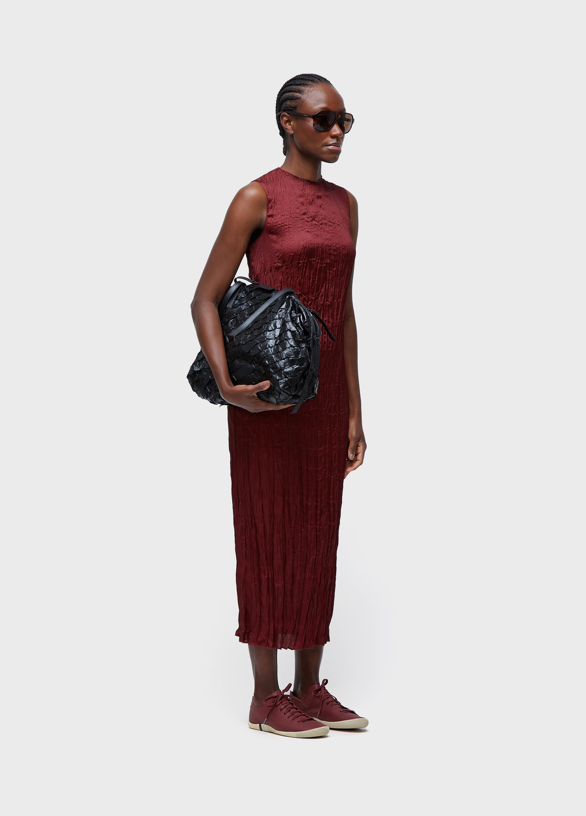 Vestido sleeveless wrinkled satin double