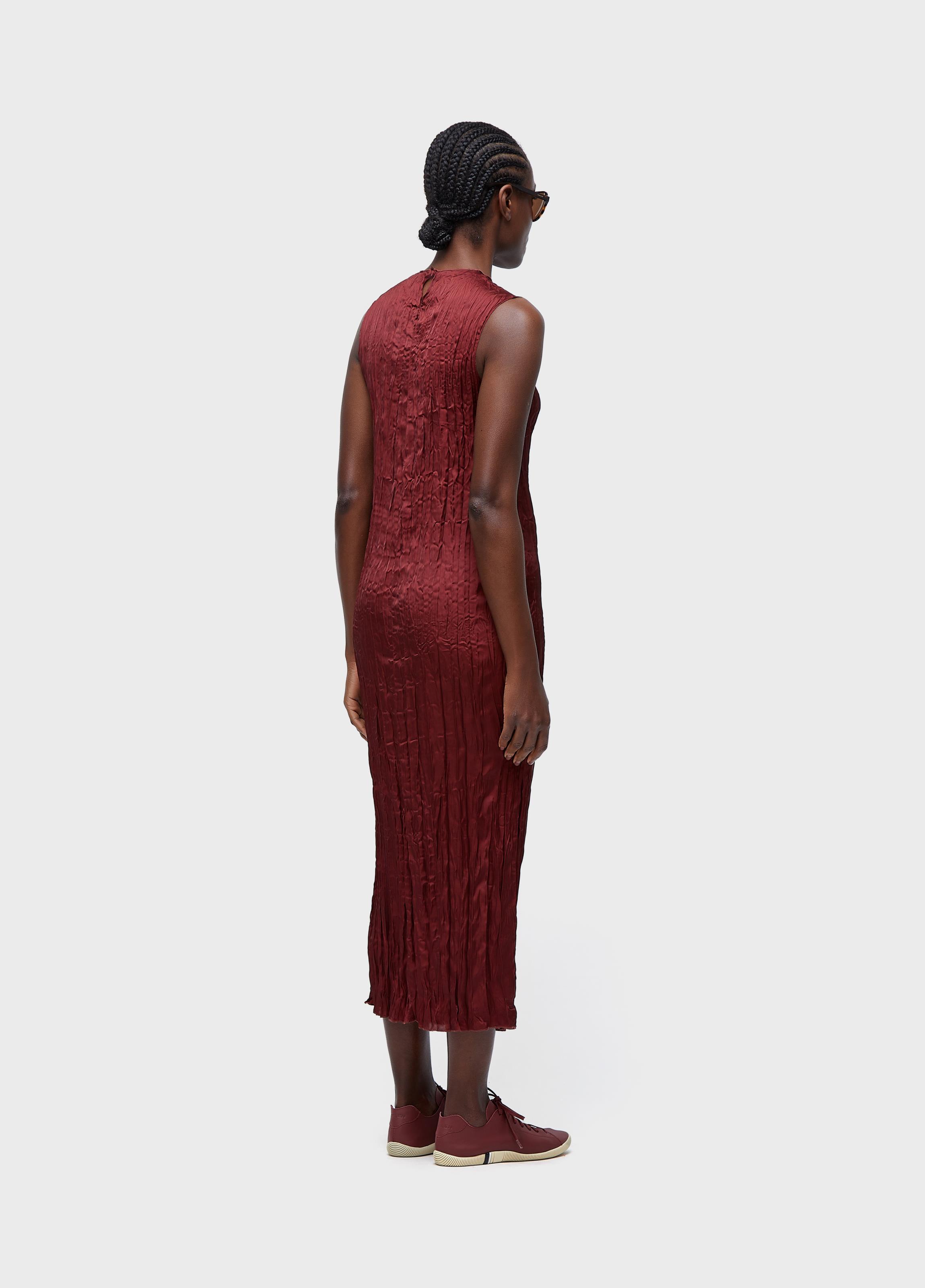 Vestido sleeveless wrinkled satin double