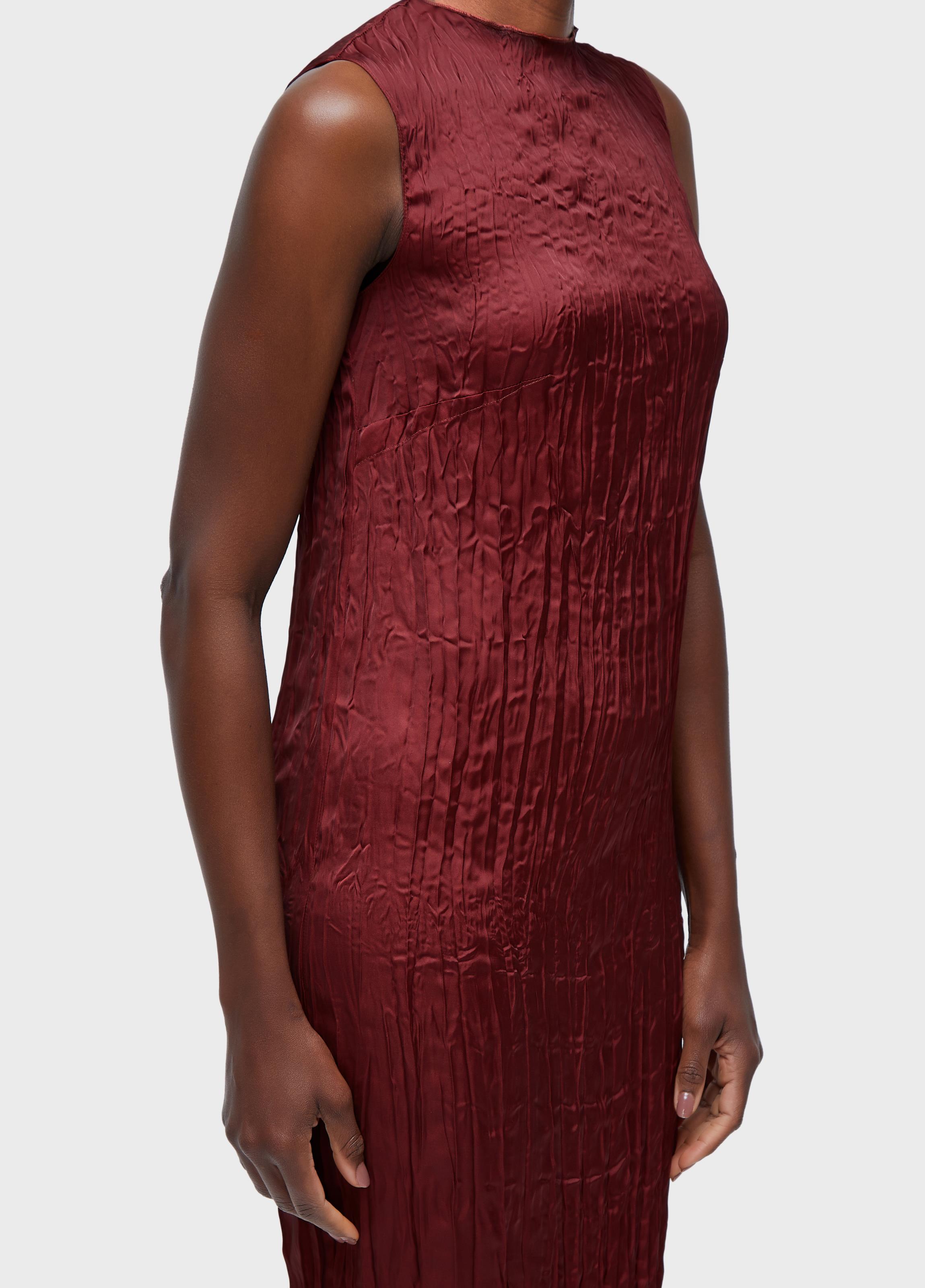 Vestido sleeveless wrinkled satin double