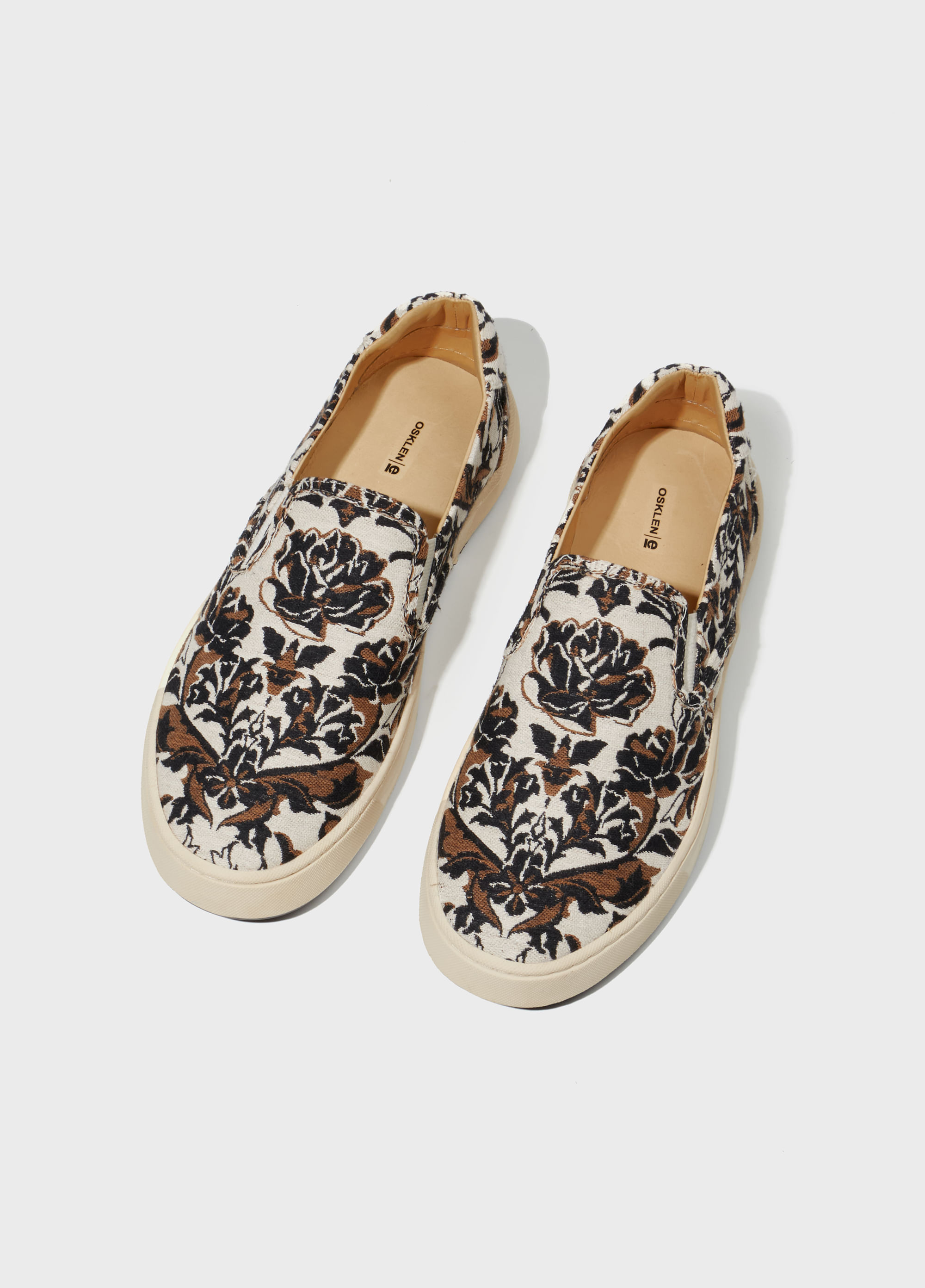 Tênis bossanova jacquard rosas