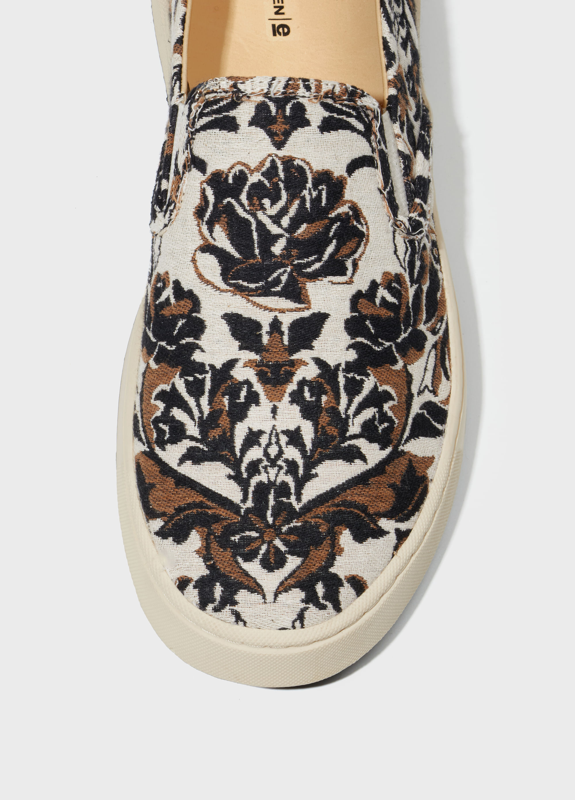 Tênis bossanova jacquard rosas