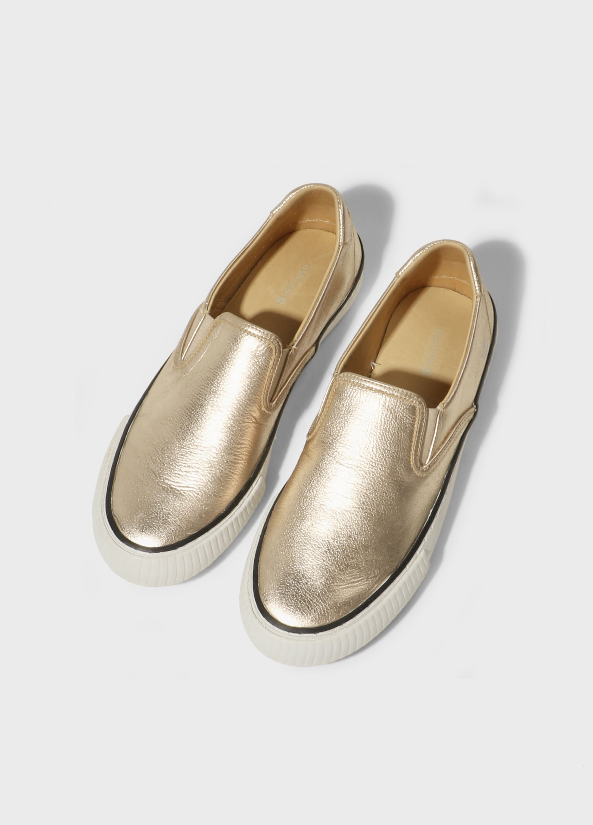 Tênis canvas slip on couro