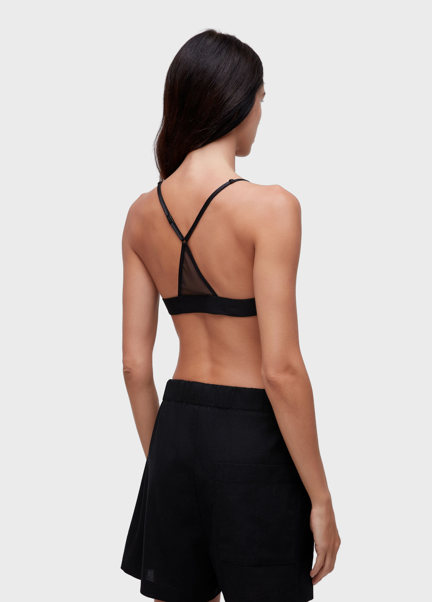 Top under tule nadador