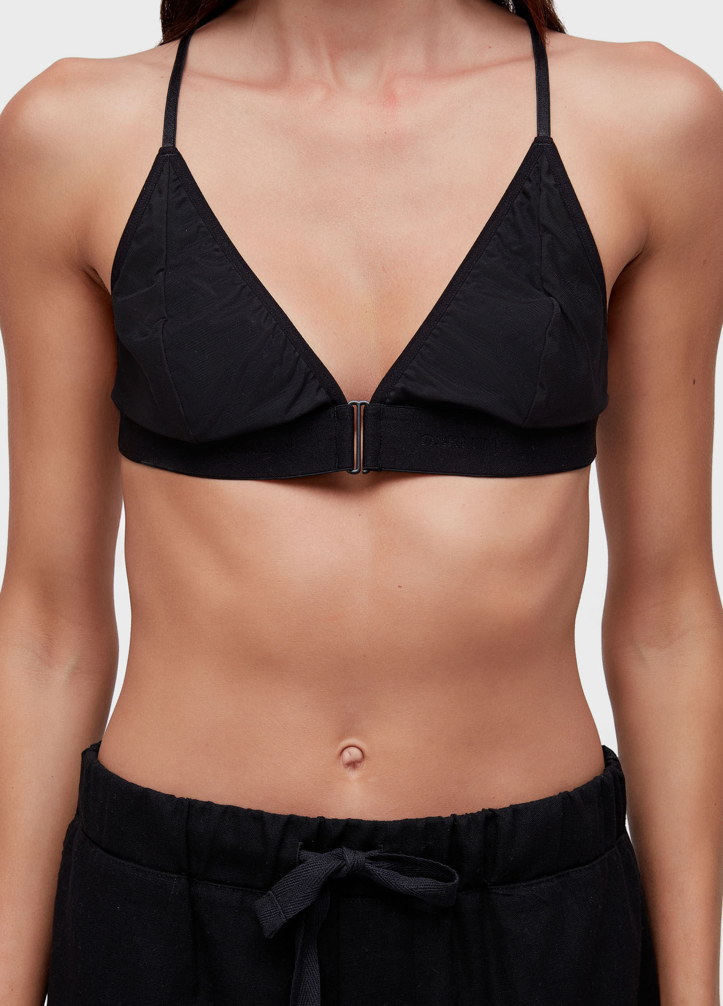 Top under tule nadador