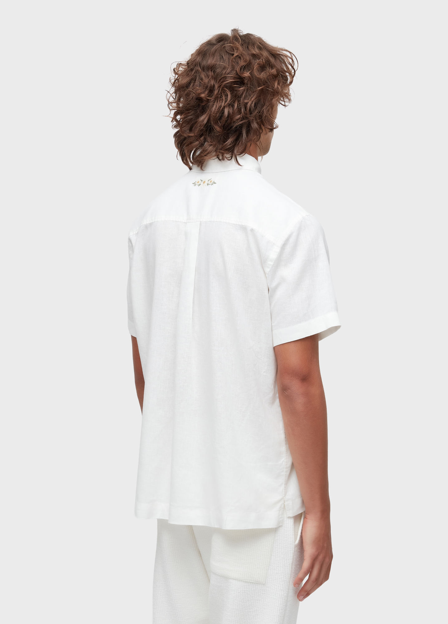 Camisa linen daisy light bordado MC