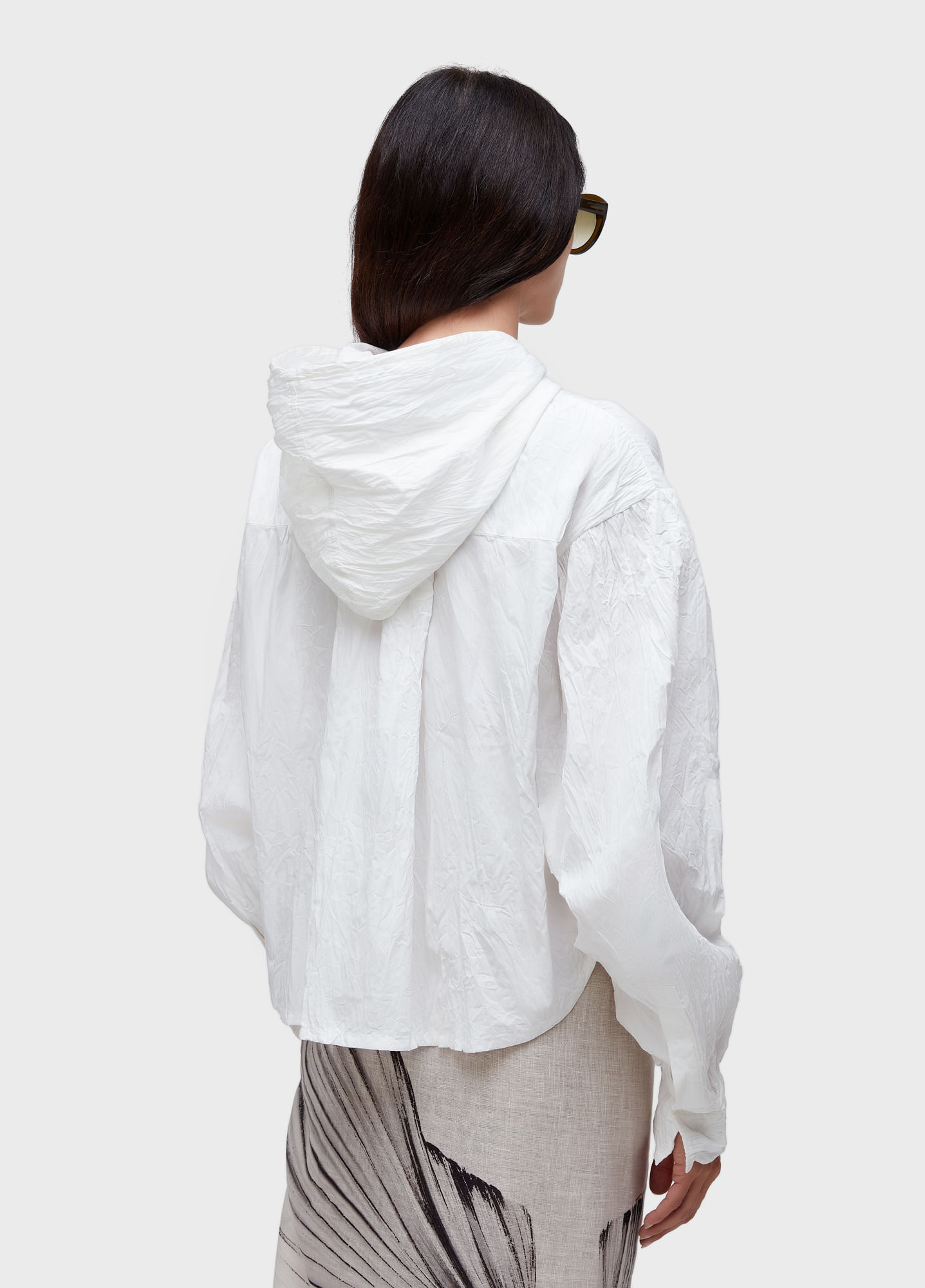 Camisa capuz cropped wrinkle tricoline