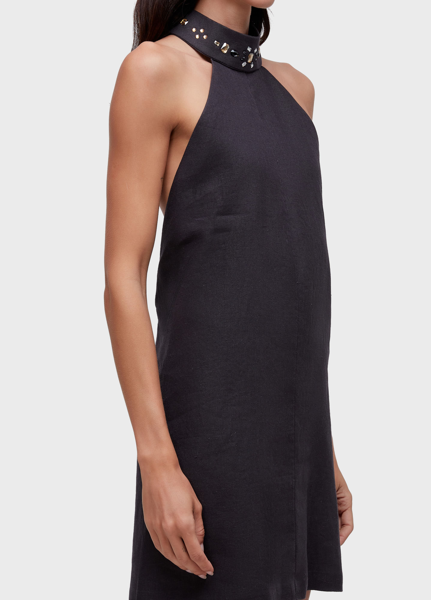 Vestido curto gola cristais