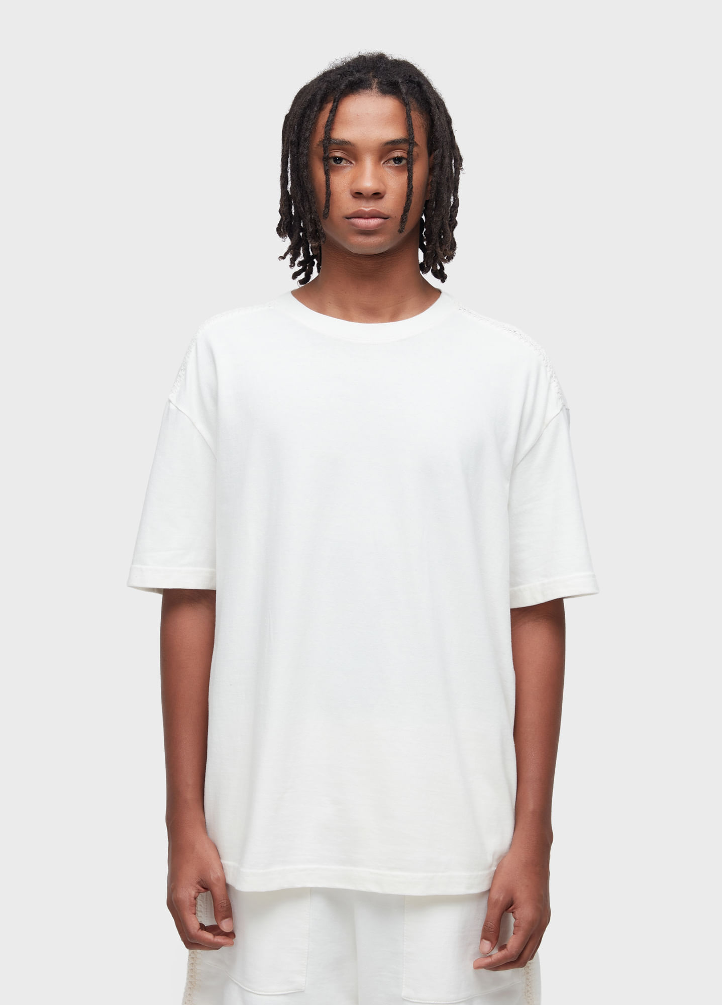 T-shirt over shoulder crochê MC