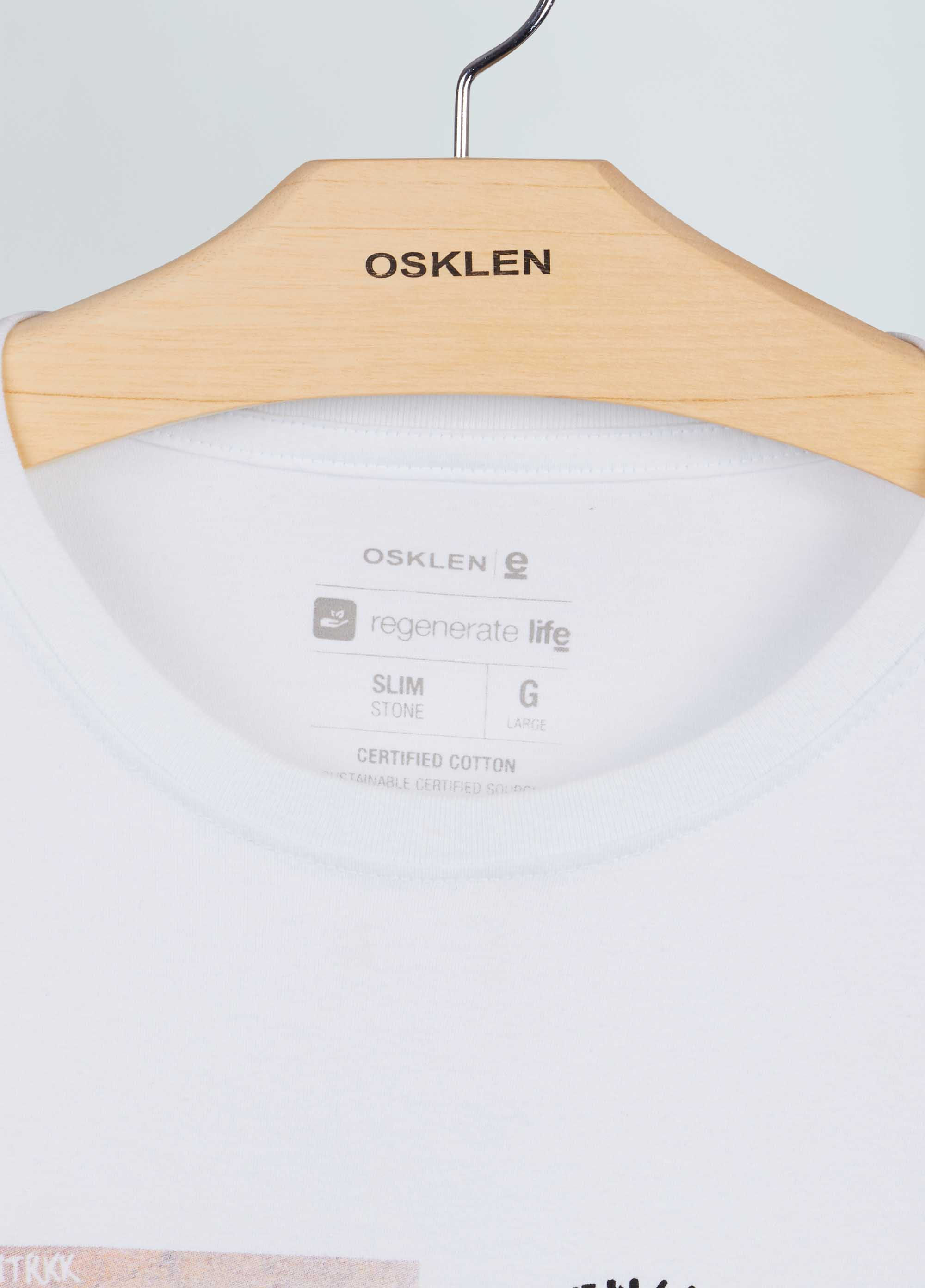 T-shirt stone trkk on the road