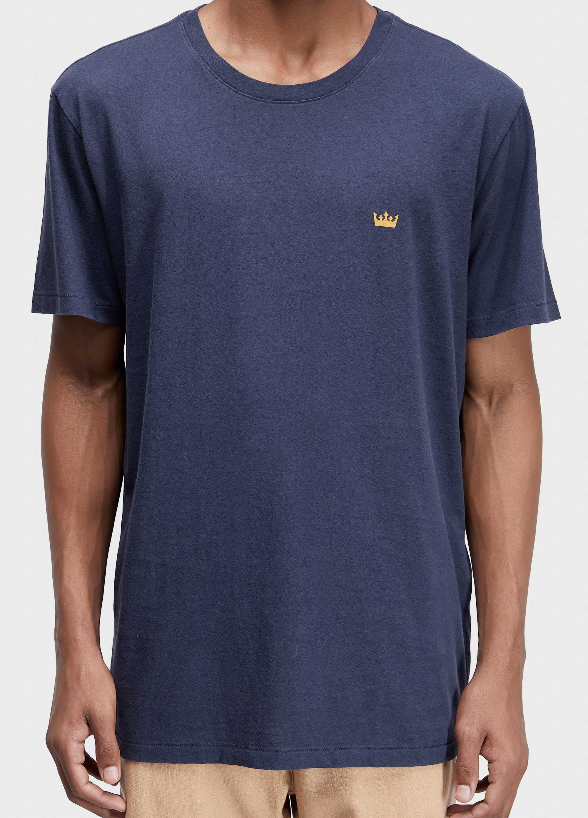 T-shirt soft used gold crown
