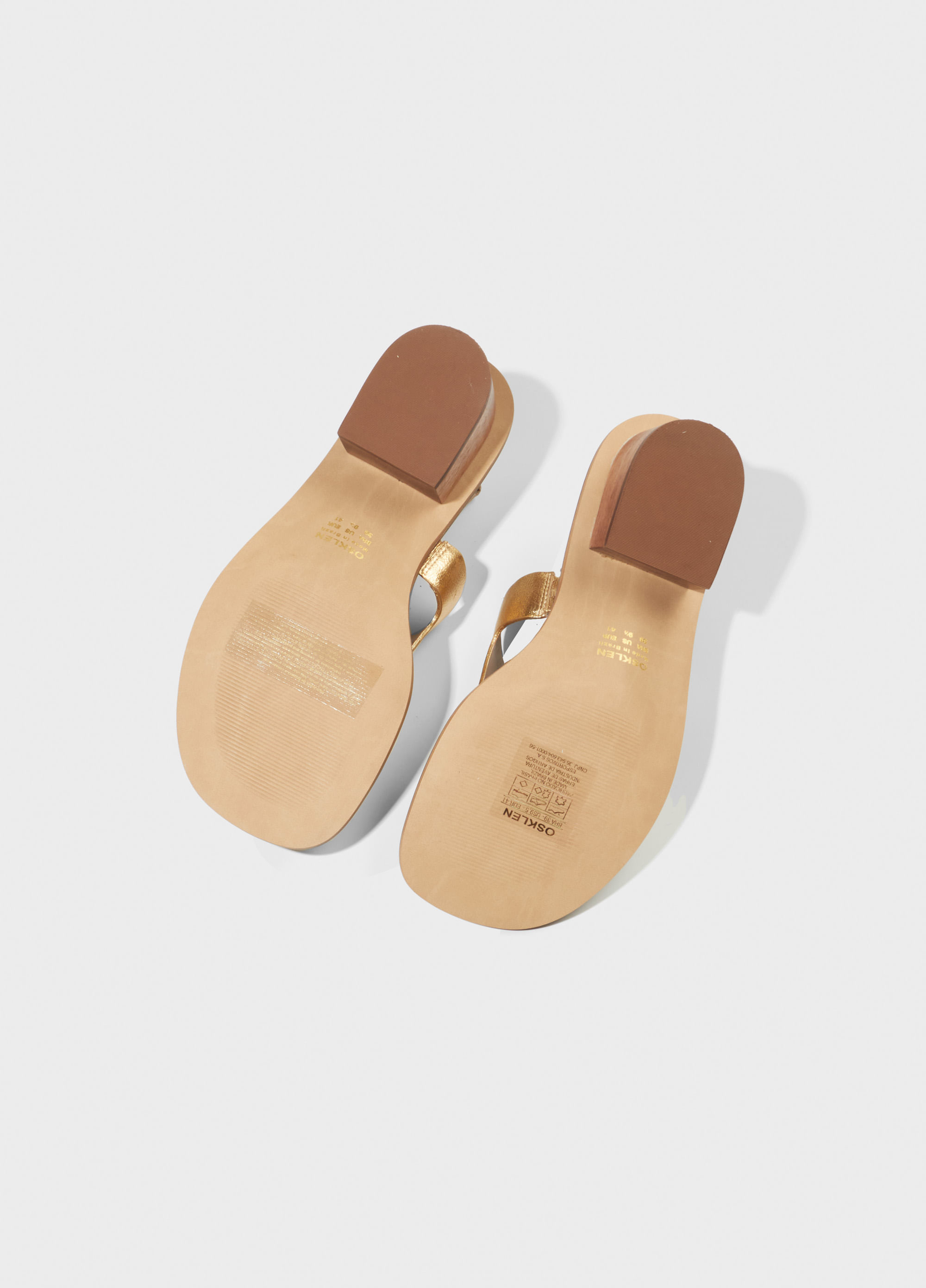 Sandália calçadão salto metalizada