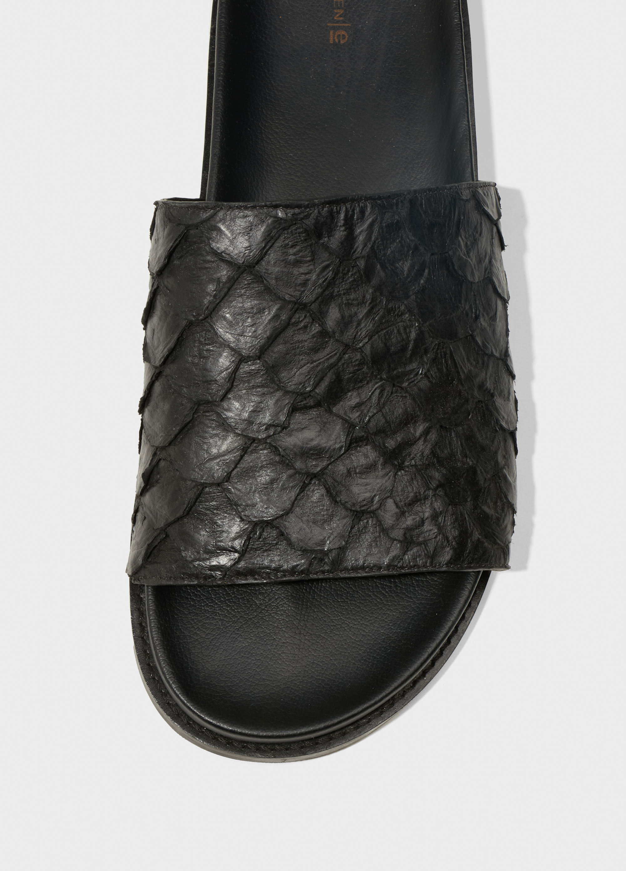 Sandália slide pirarucu