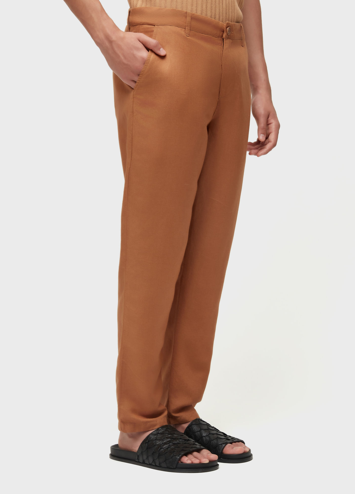 Calça alfaiataria fluid linen