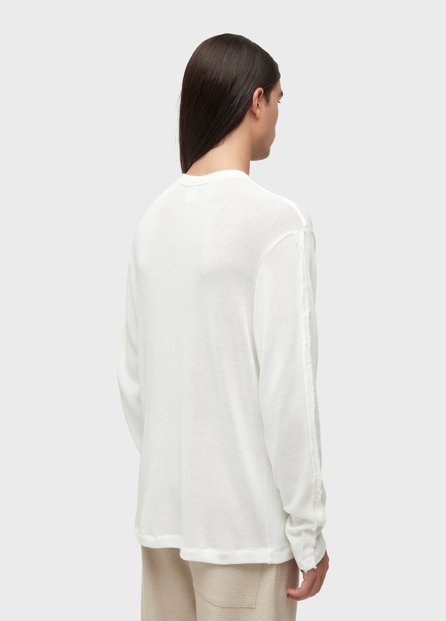 T-shirt over knit texture seam