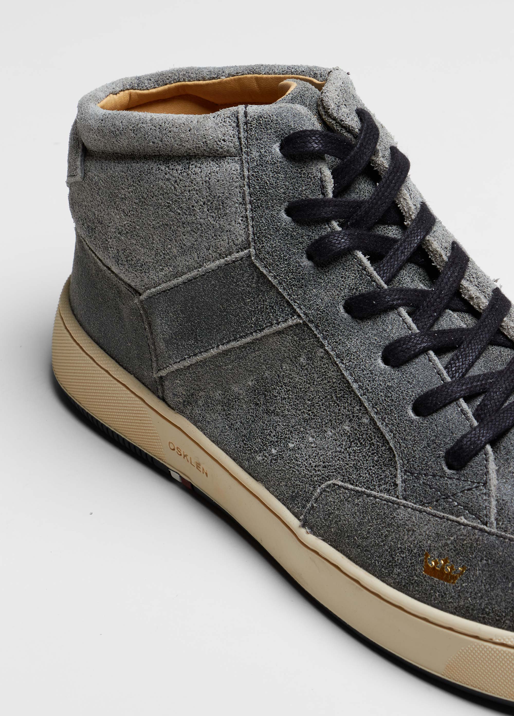 Tênis soho couro gasto cano alto