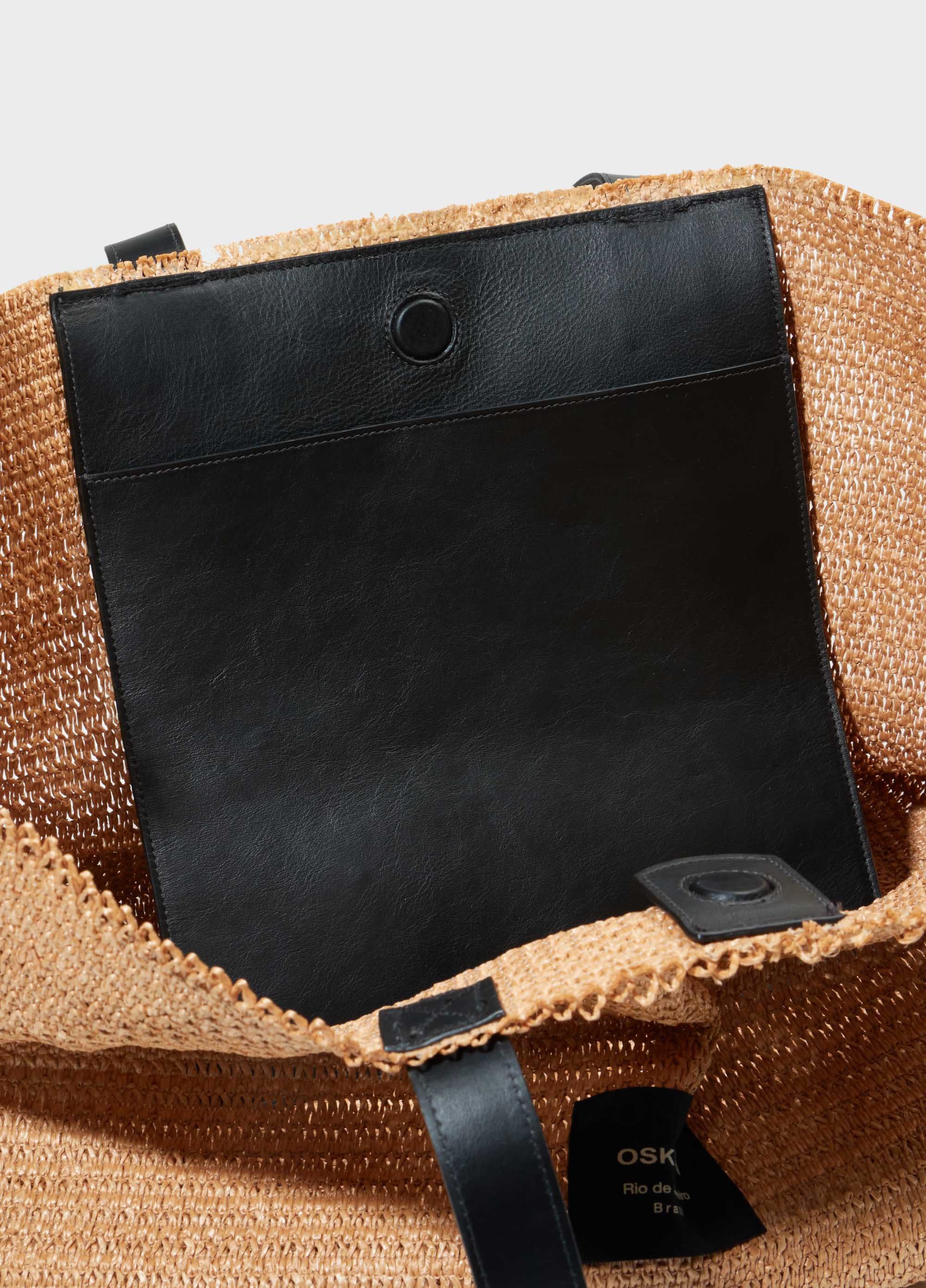 Bolsa tote ráfia e couro