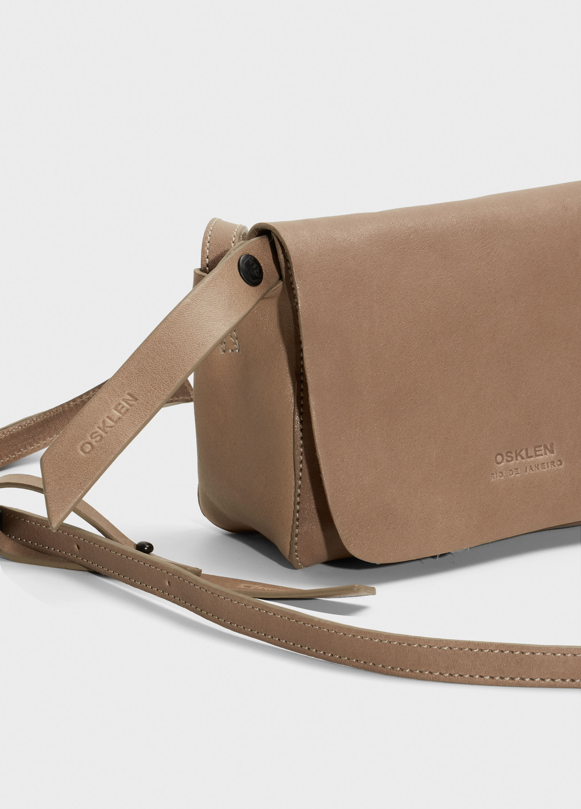 Mini leather crossbody e-basics
