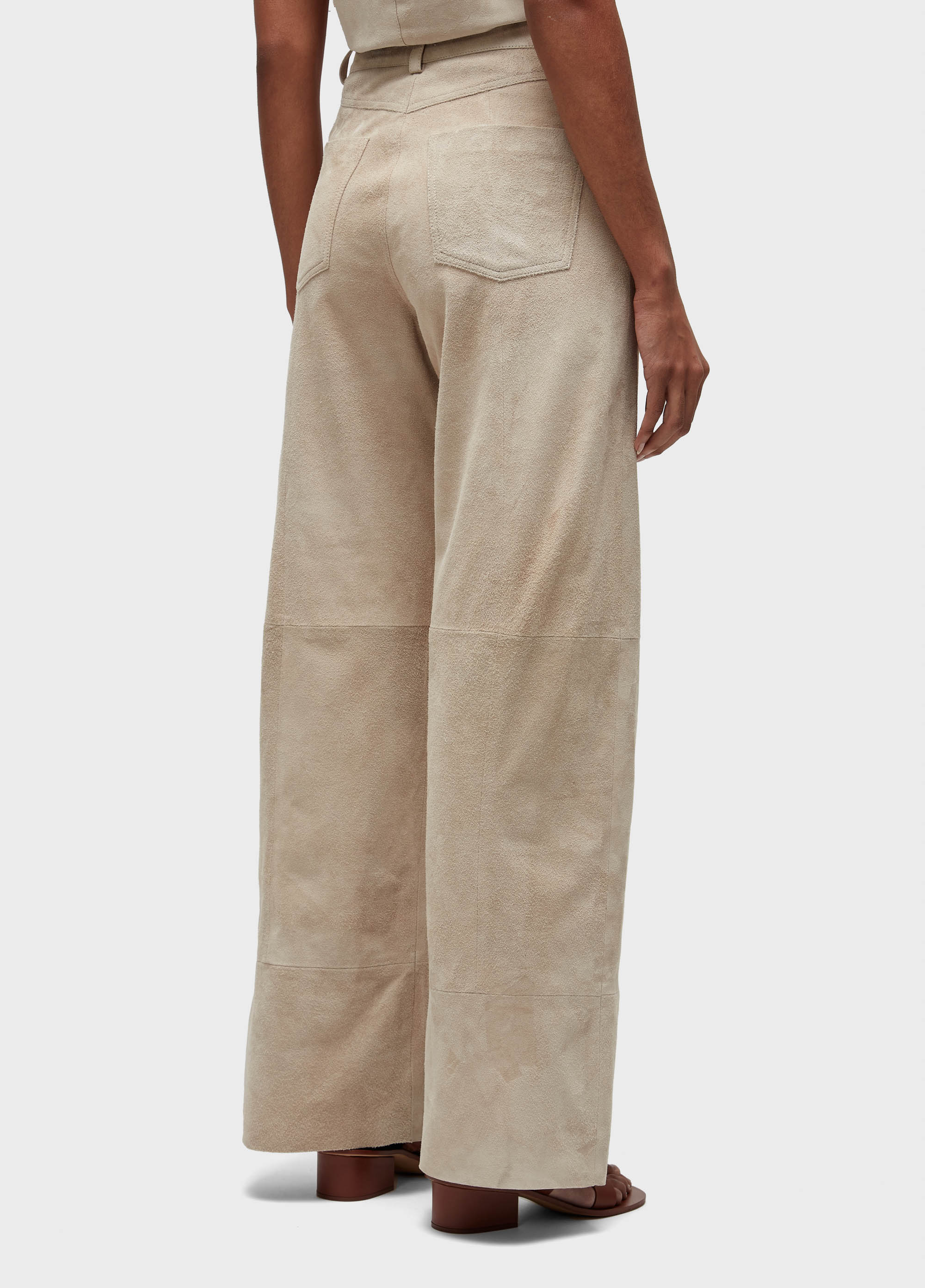 Calça five pockets camurça