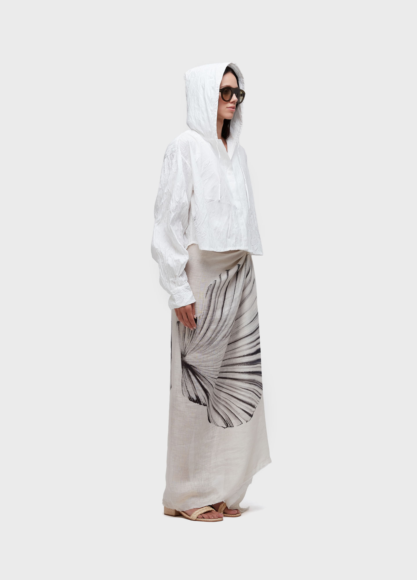 Camisa capuz cropped wrinkle tricoline