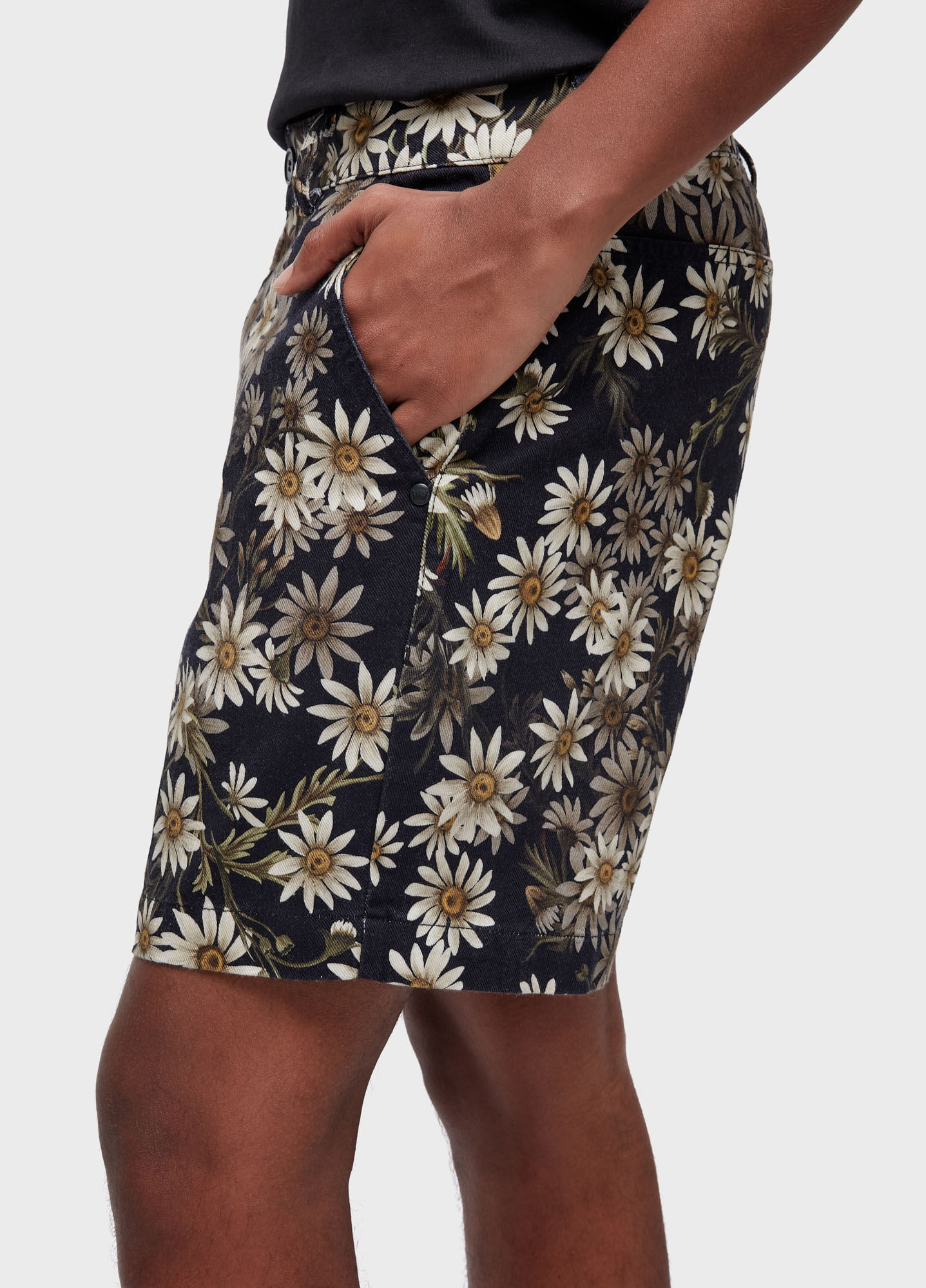 Bermuda flow daisy night