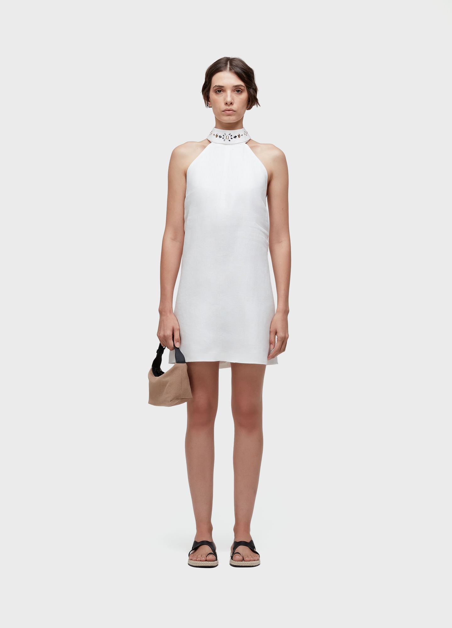 Vestido curto gola cristais