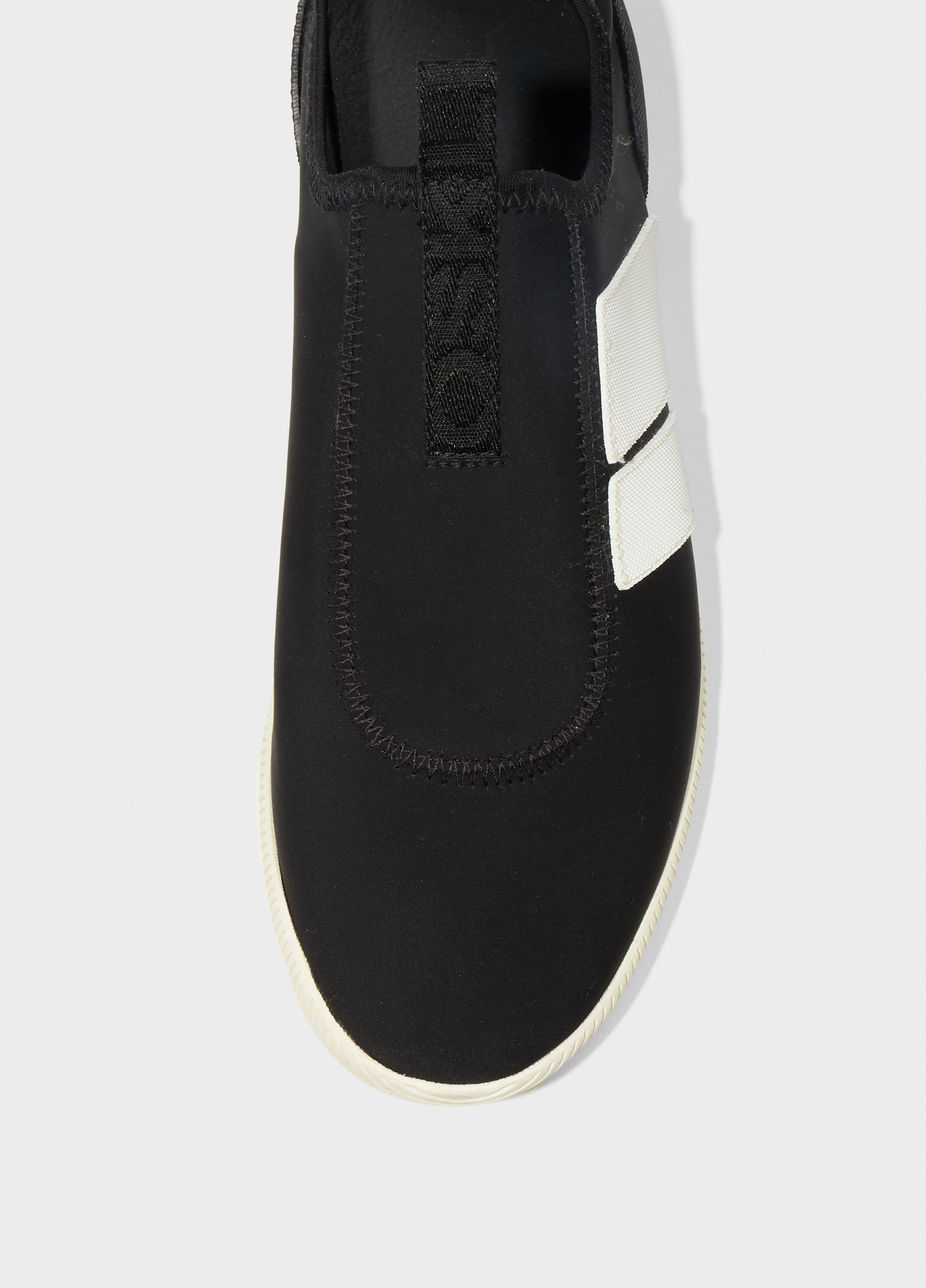 Tênis arpoador straps