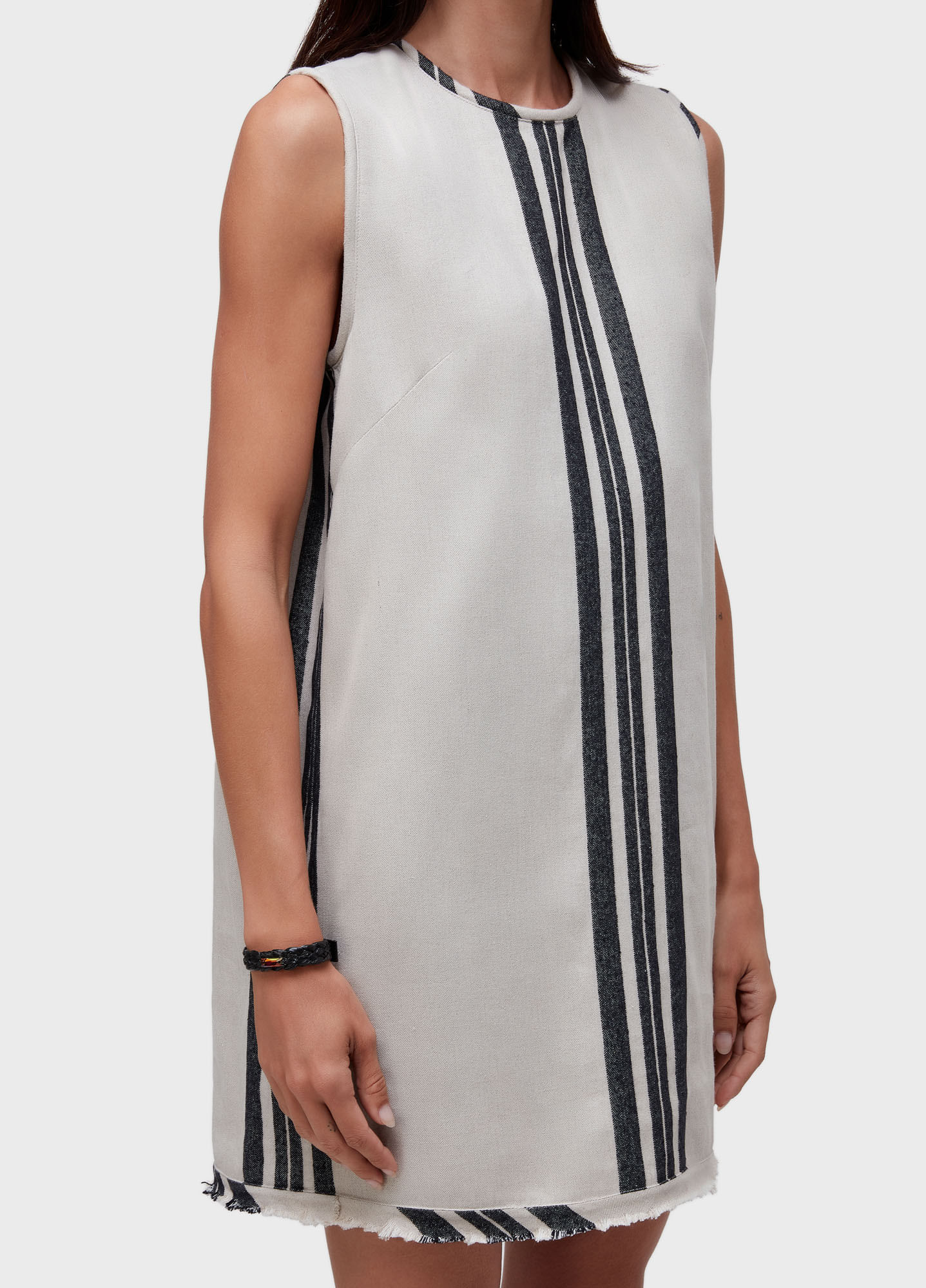 Vestido curto pranchao