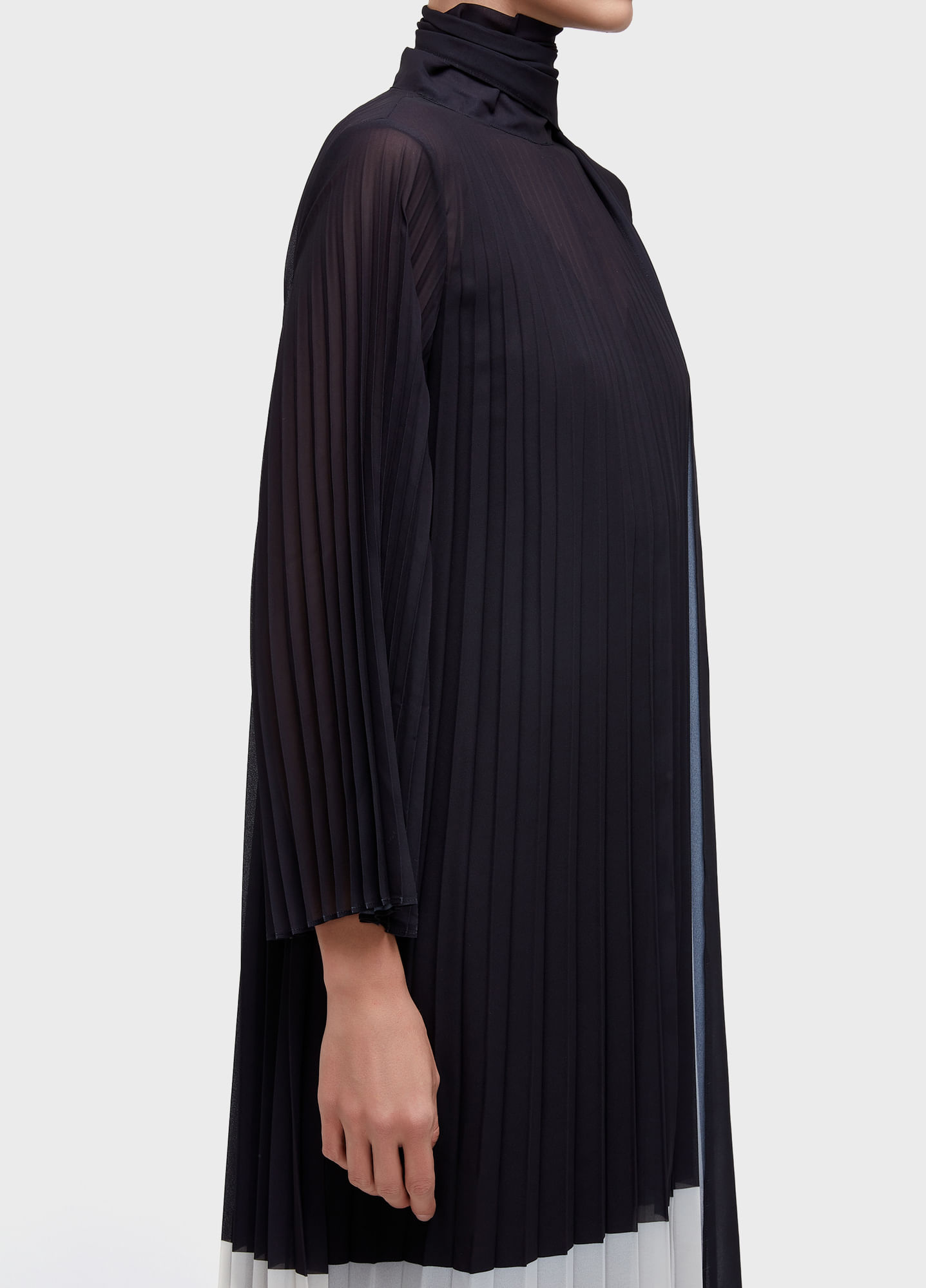 Vestido gola plissado