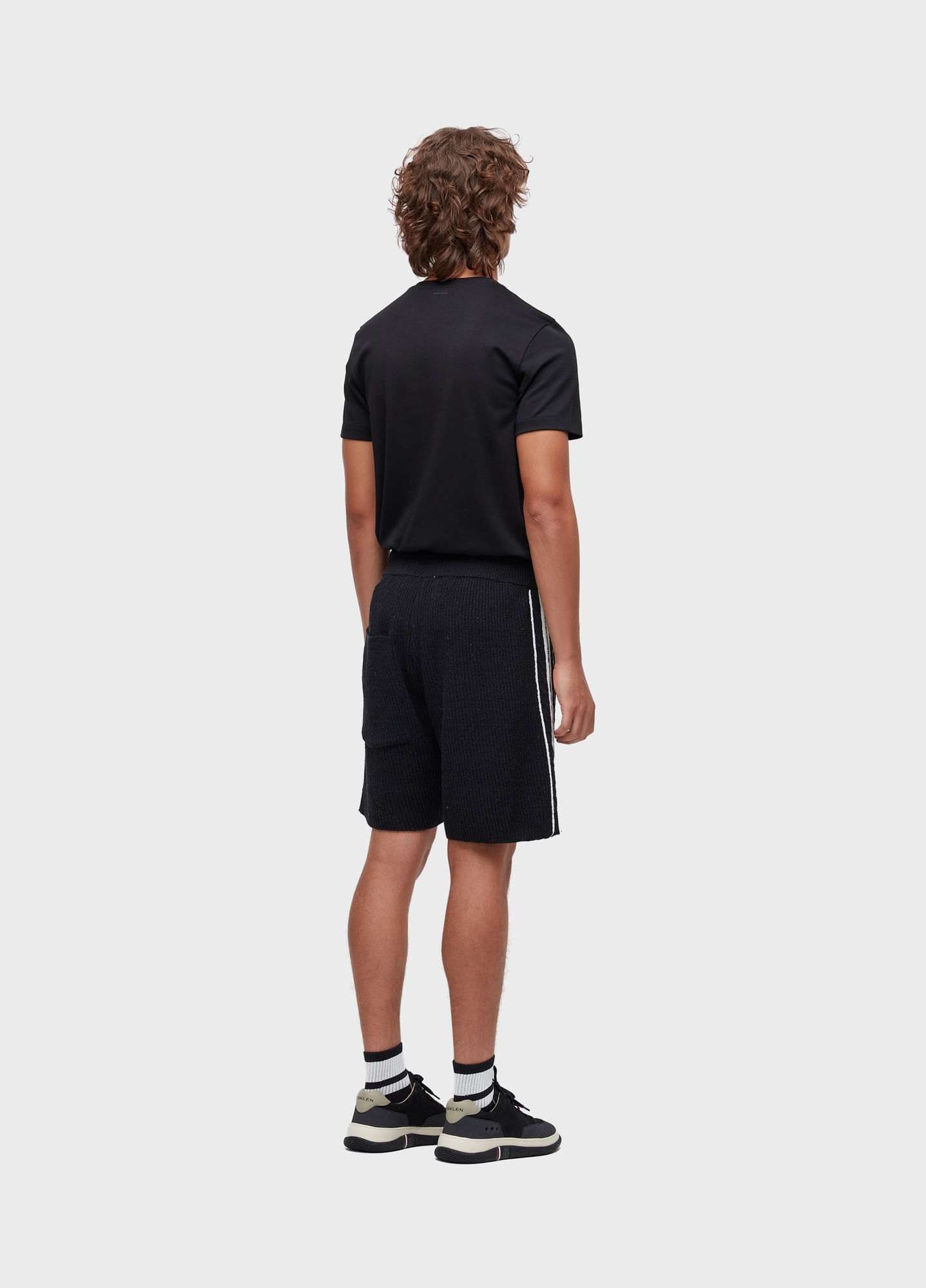 Bermuda tricot over stripes
