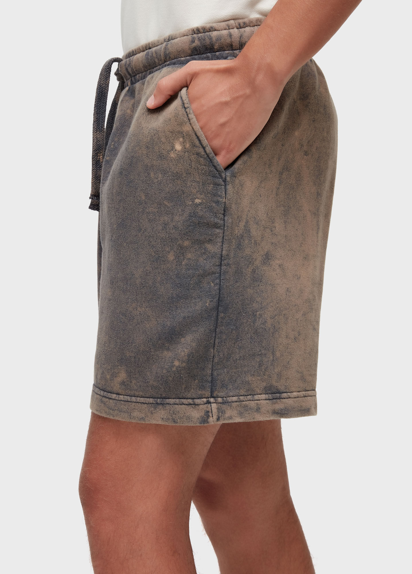 Bermuda tie dye contrast