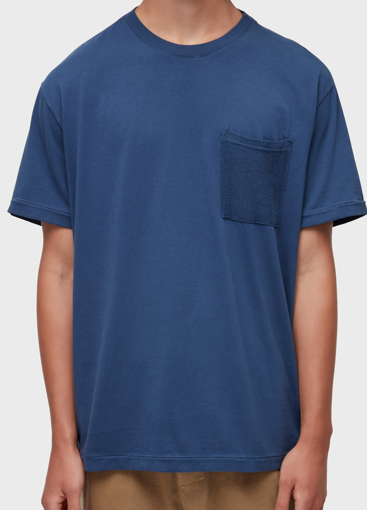 T-shirt over texture pocket MC