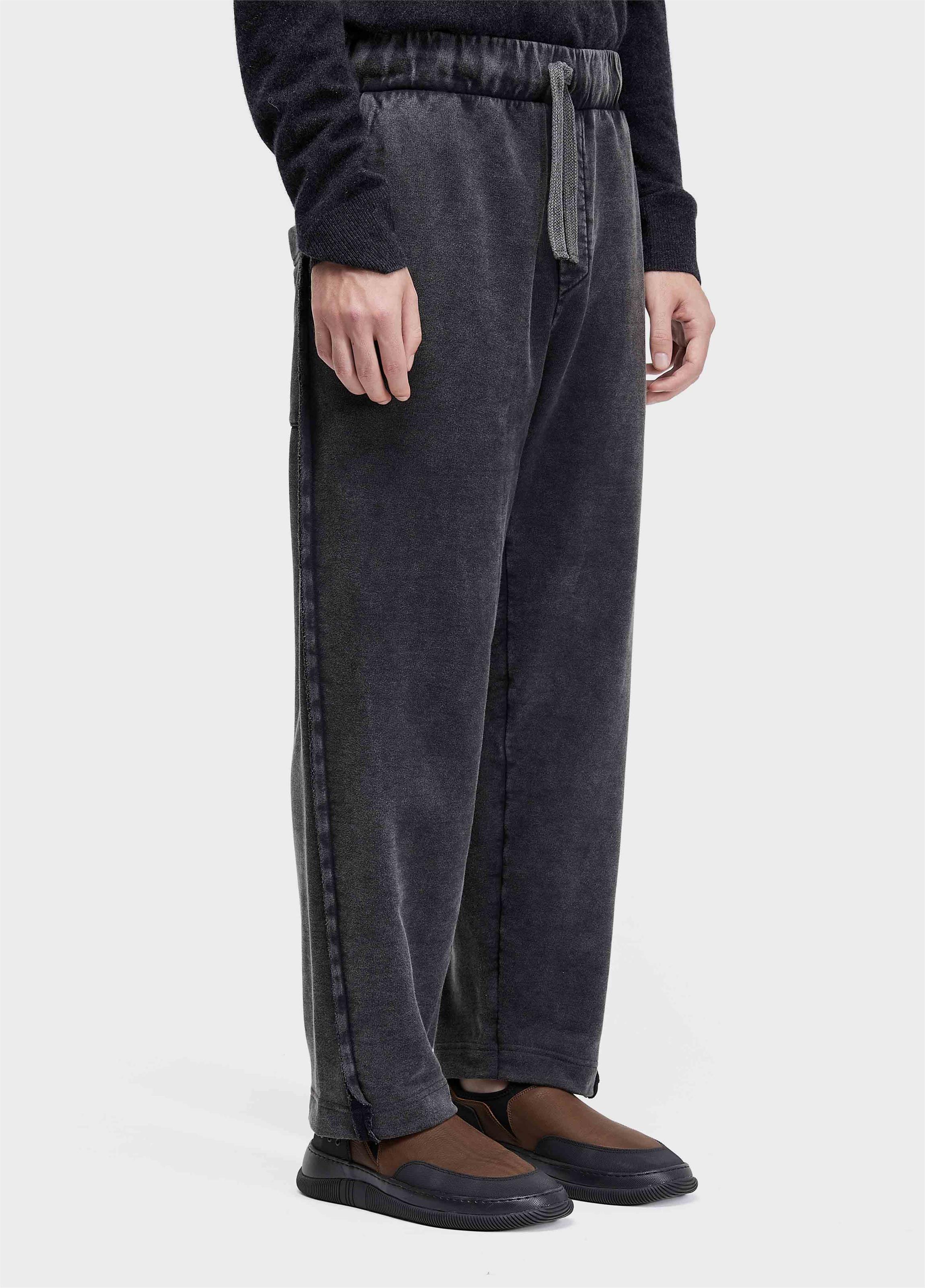 Calça moletom raw seam