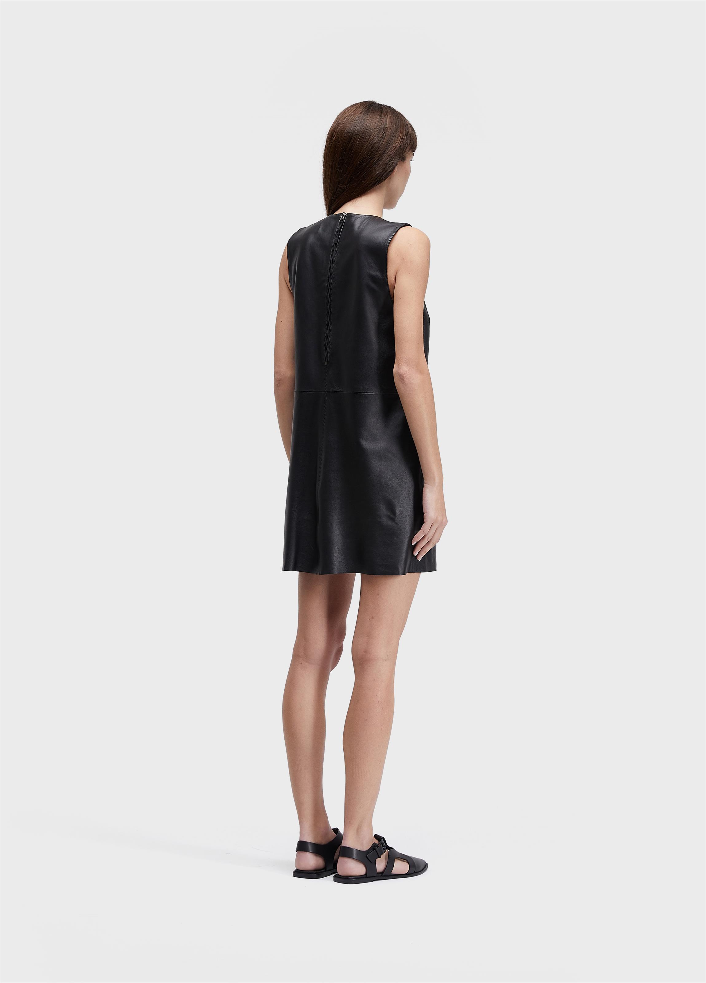 Vestido curto sleeveless couro