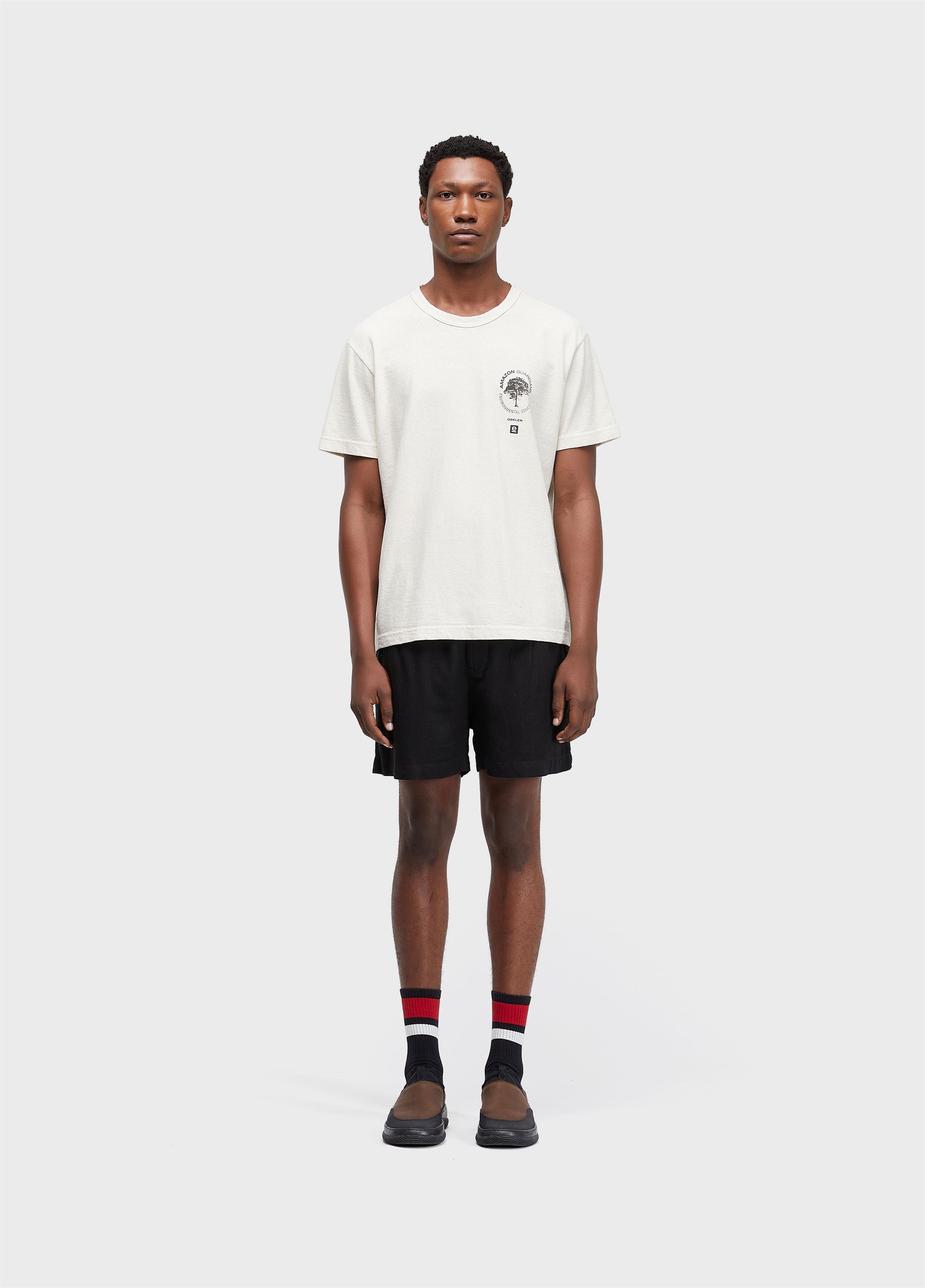 Short fluid linen pleats