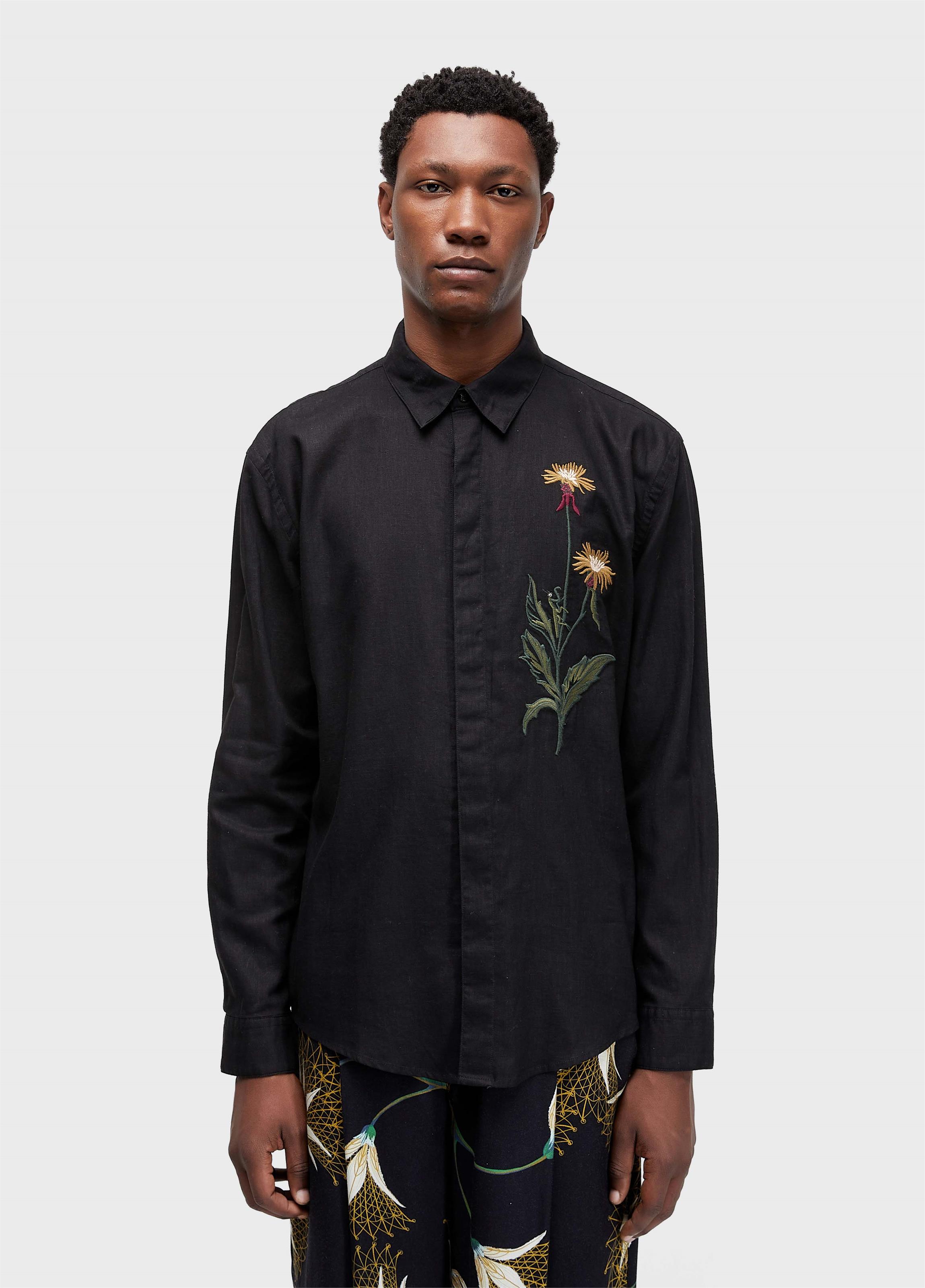 Camisa linen bordado louva deus