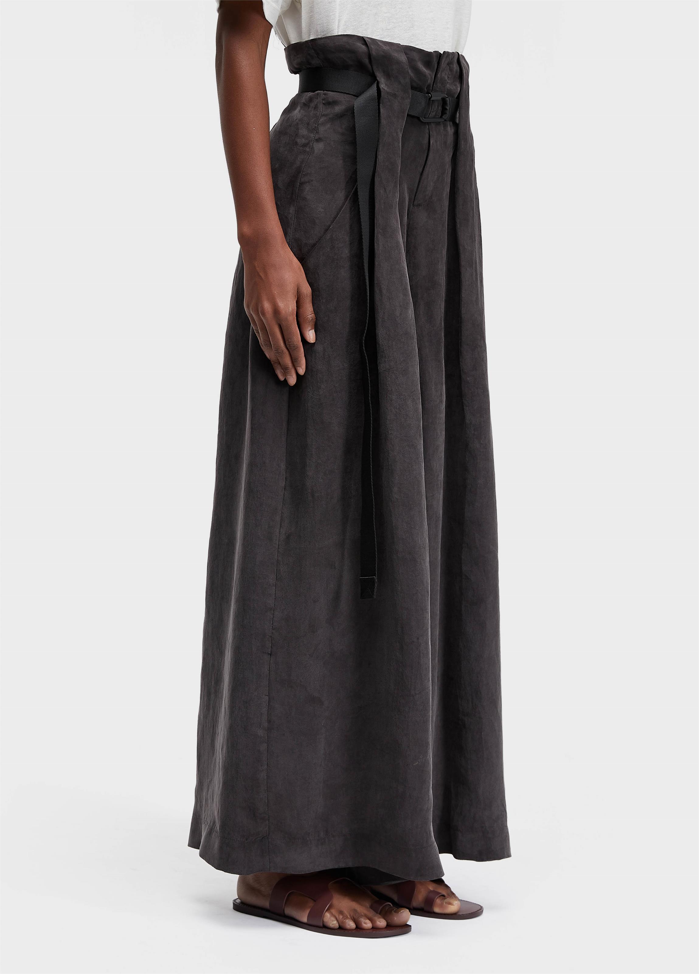 Calça ampla mosquetão cupro