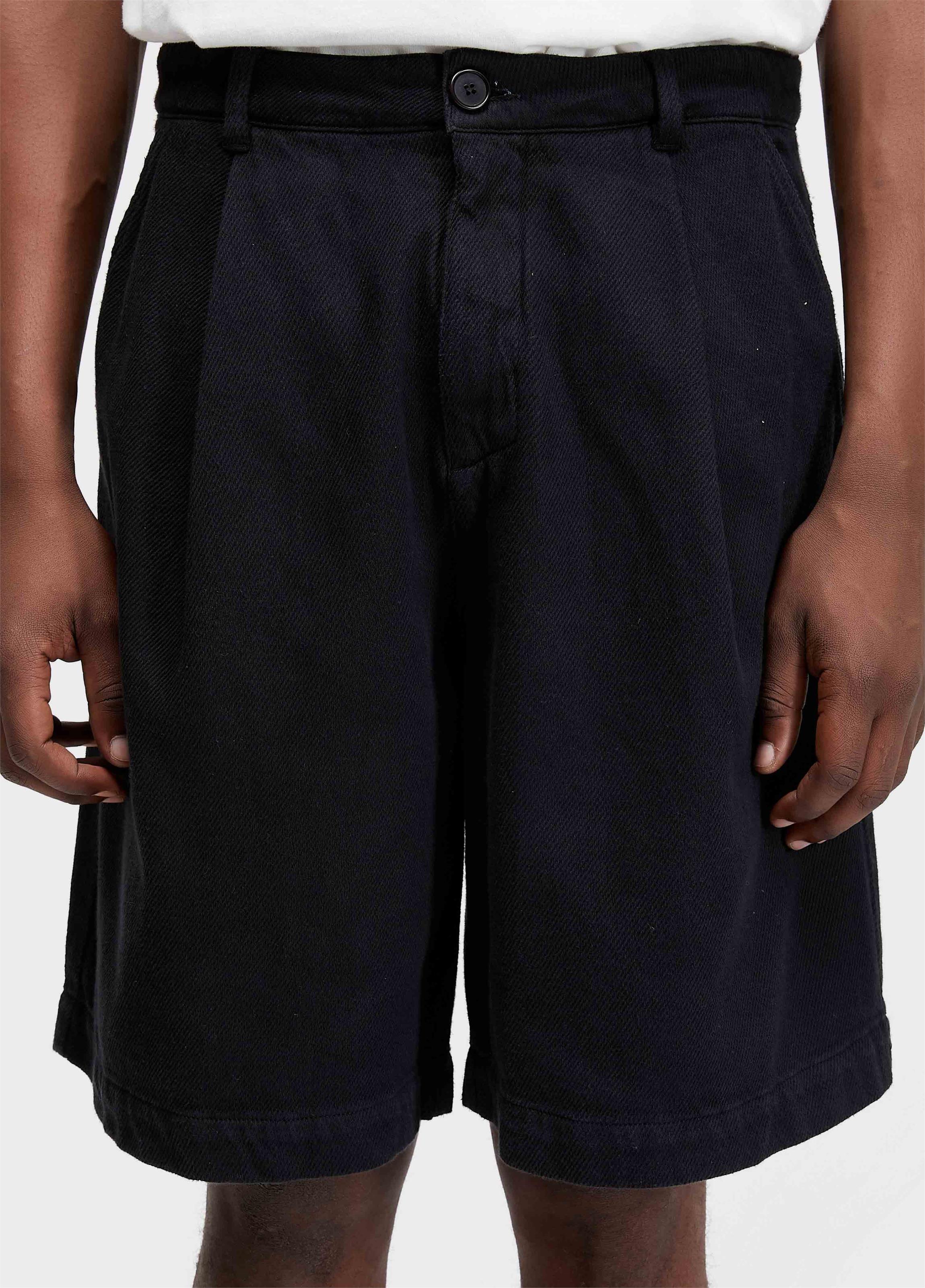 Bermuda over twill cotton texture